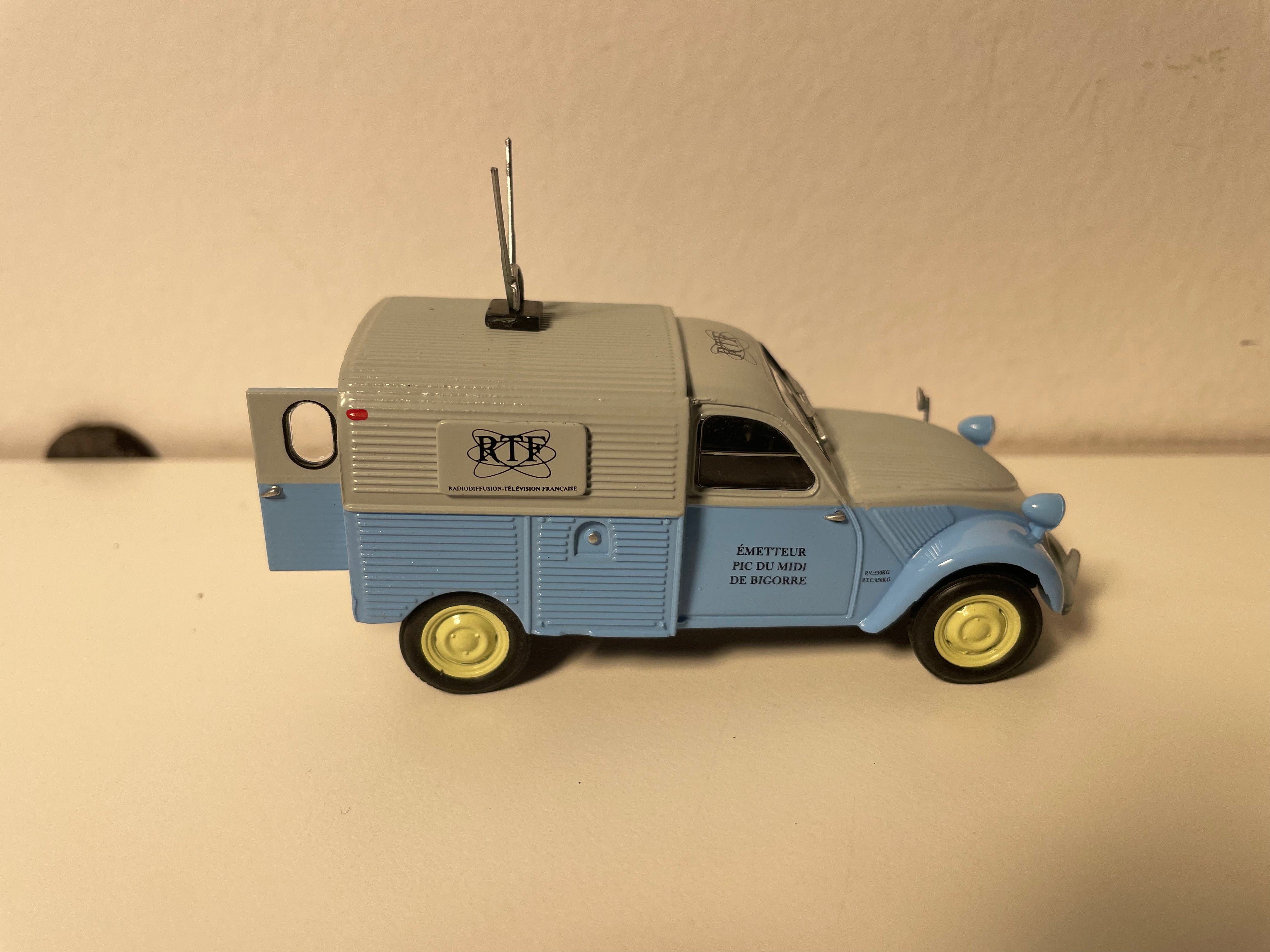 Citroën 2 CV furgonette blo an gëll RTF (emetteur Pic du Midi de Bigorre) - Eligor (an Blister)