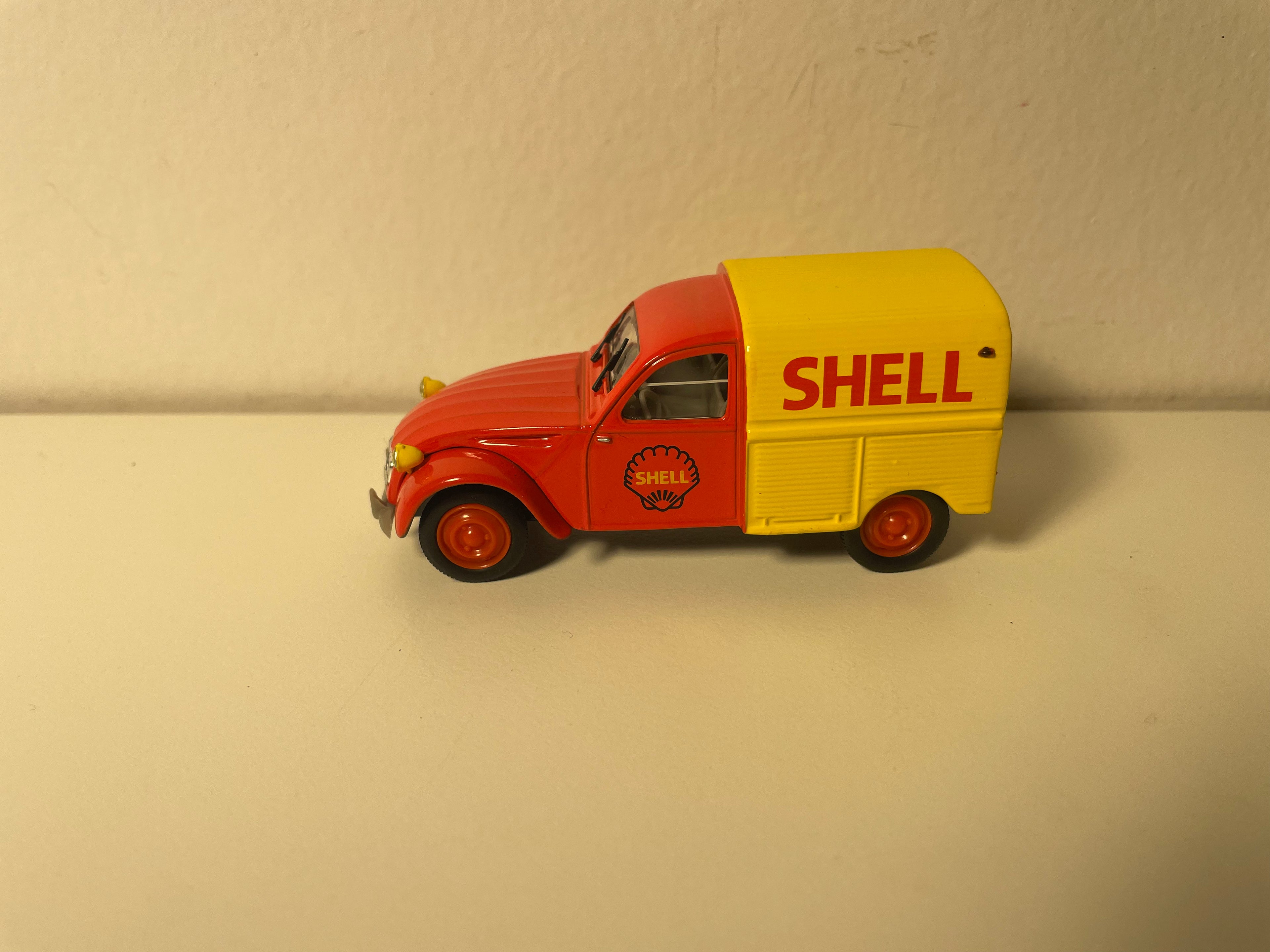 Citroën 2 CV AZU rout a giel SHELL - Norev (oun Blister)