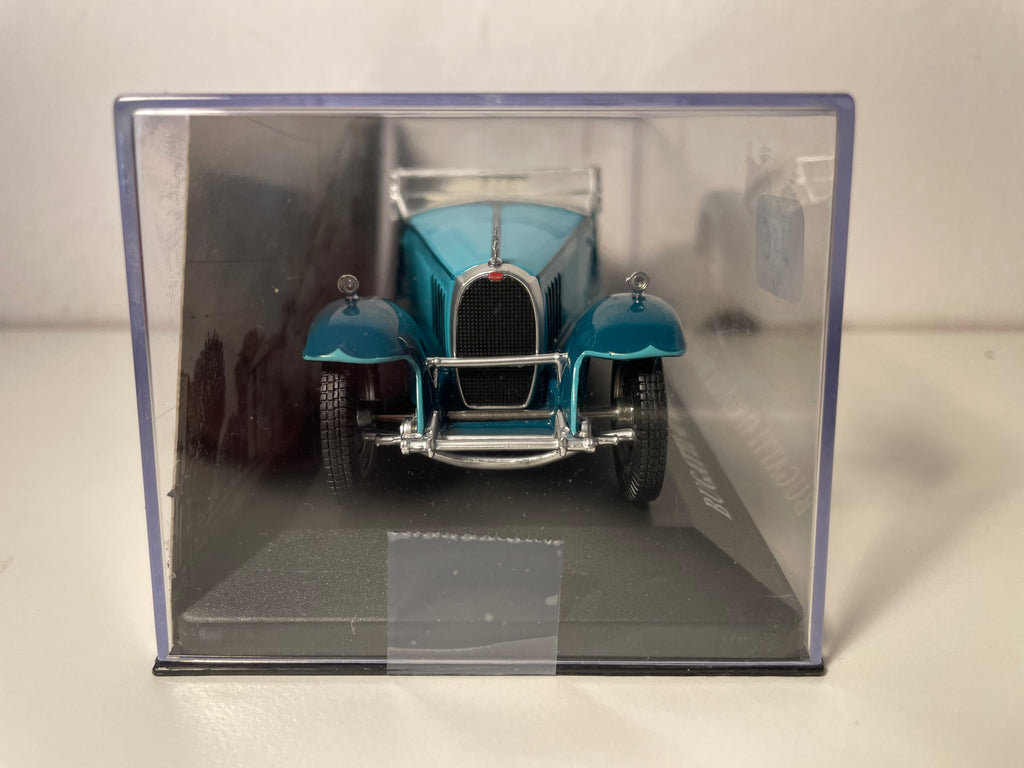 Bugatti 41 Royale Roadster niebiesko-zielony z 1927 roku