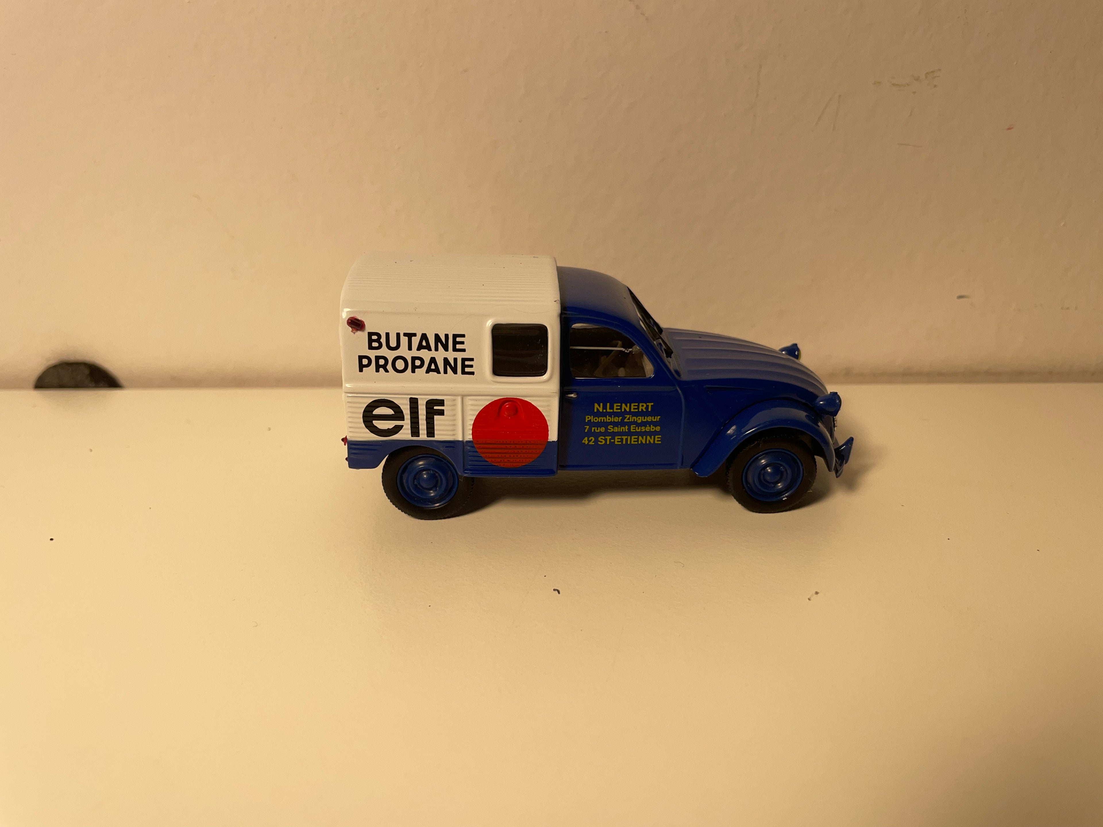 Citroën 2 CV AZU blau-weiß ELF Butan - Propan - Norev (unter Blister)