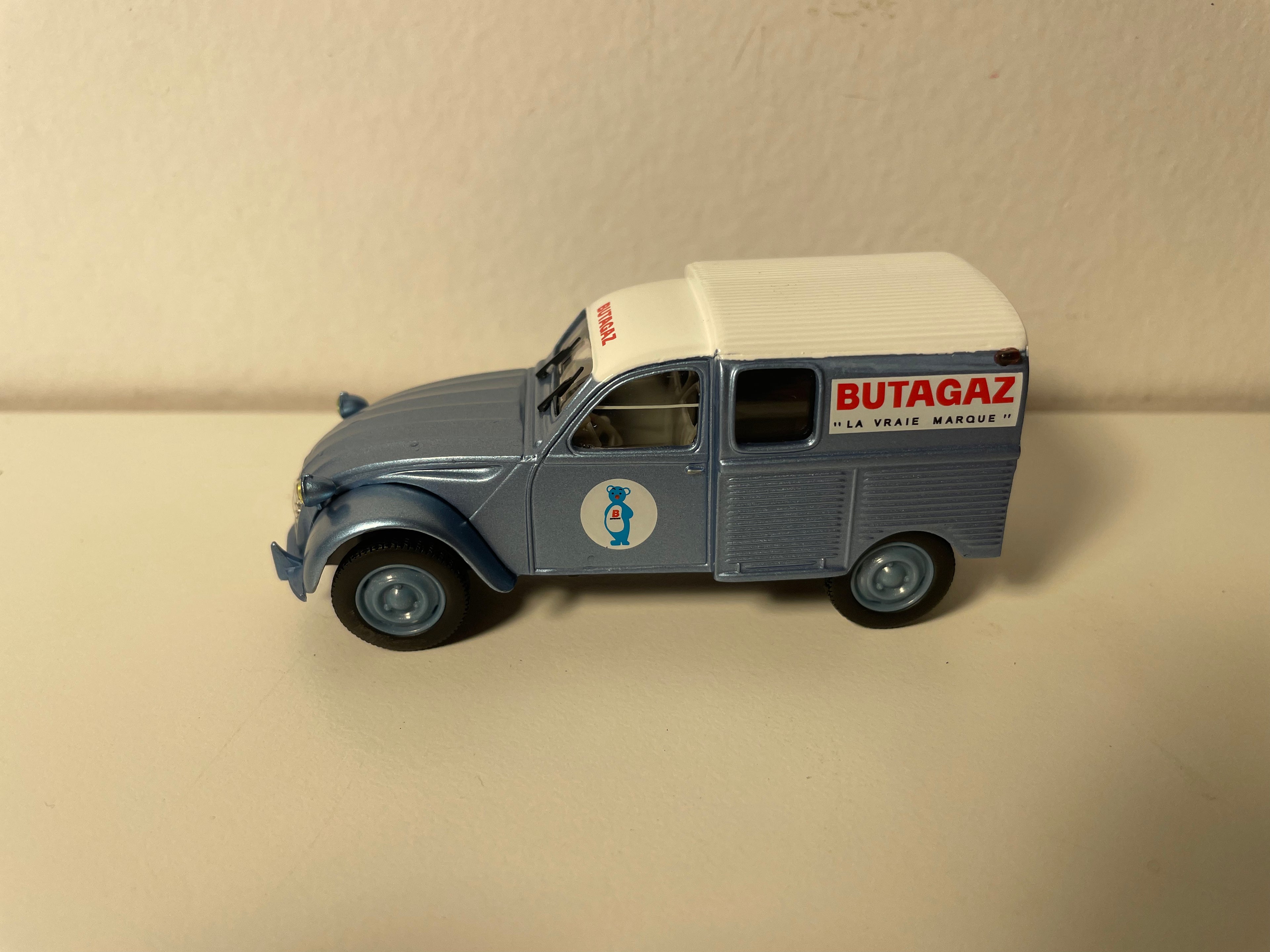 Citroën 2 CV AZU blau BUTAGAZ - Norev (Blister)