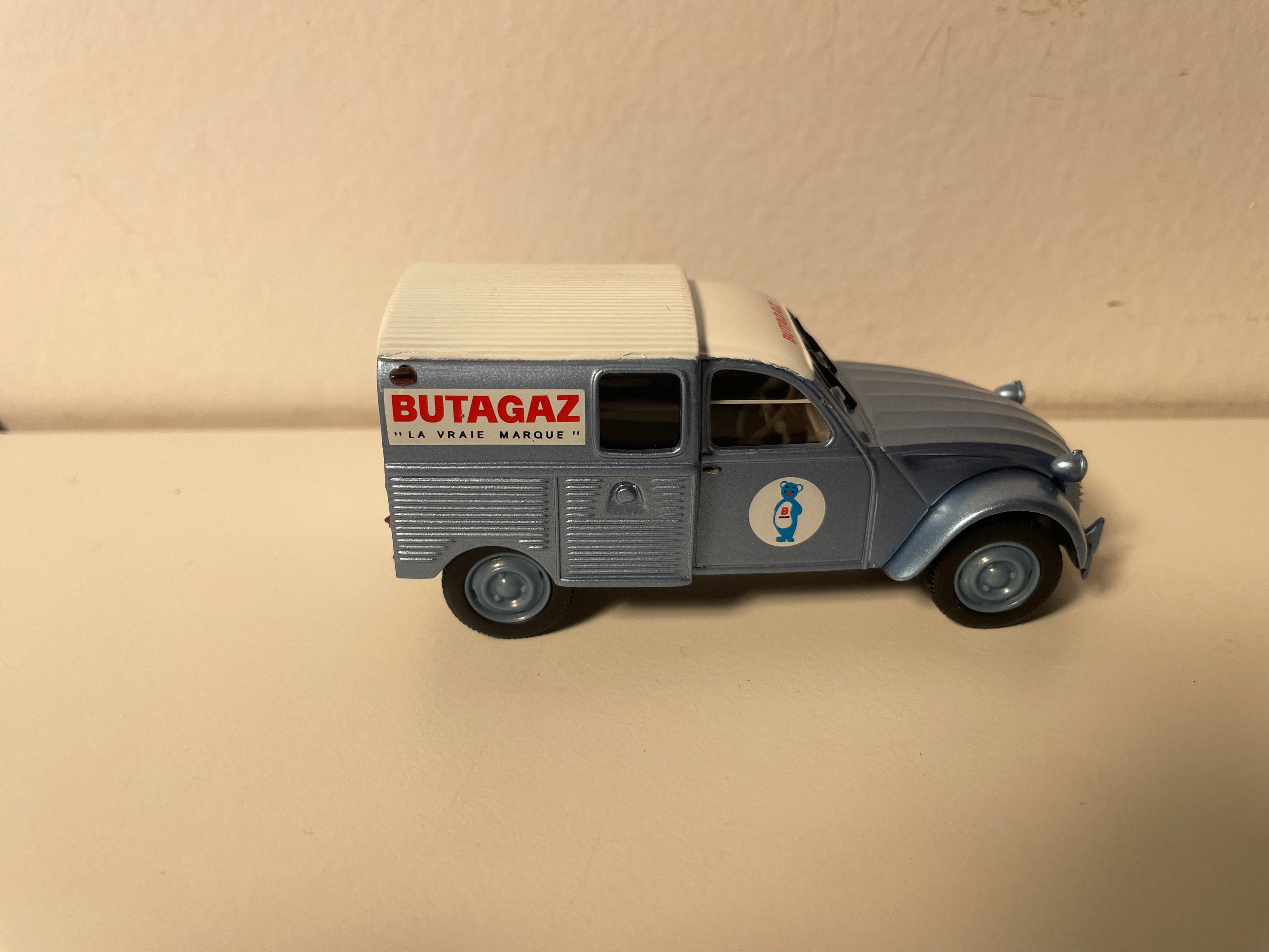 Citroën 2 CV AZU blau BUTAGAZ - Norev (Blister)