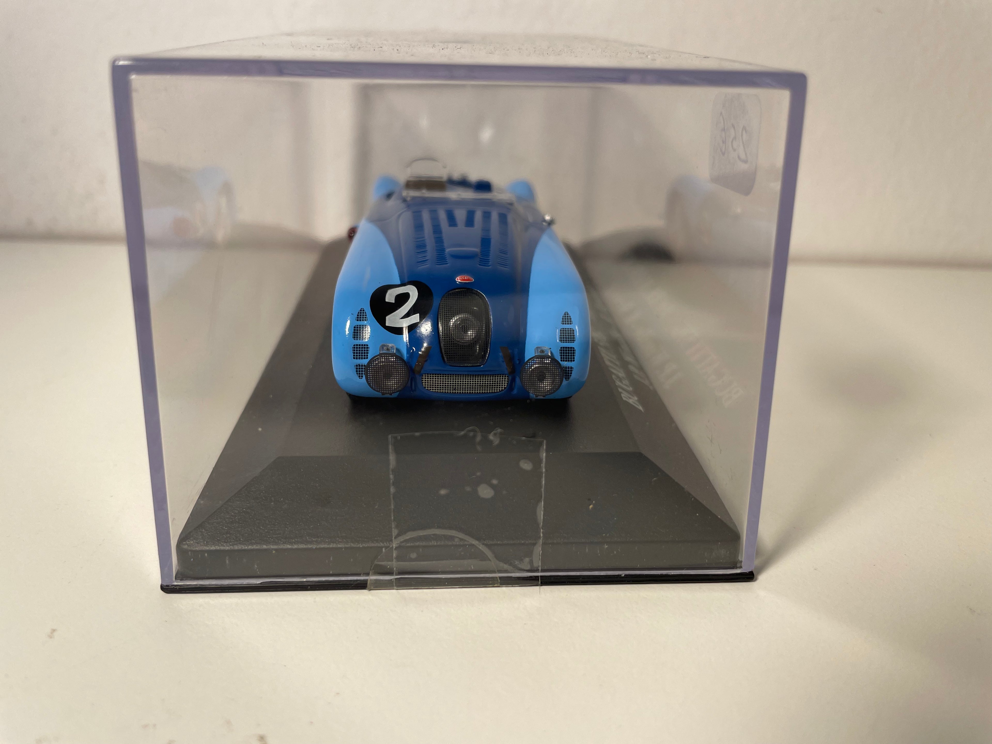 Bugatti 57G blo an blo Nummer 2 - 24 Stonnen vum Mans 1937 (grouss Plexi-Këscht)
