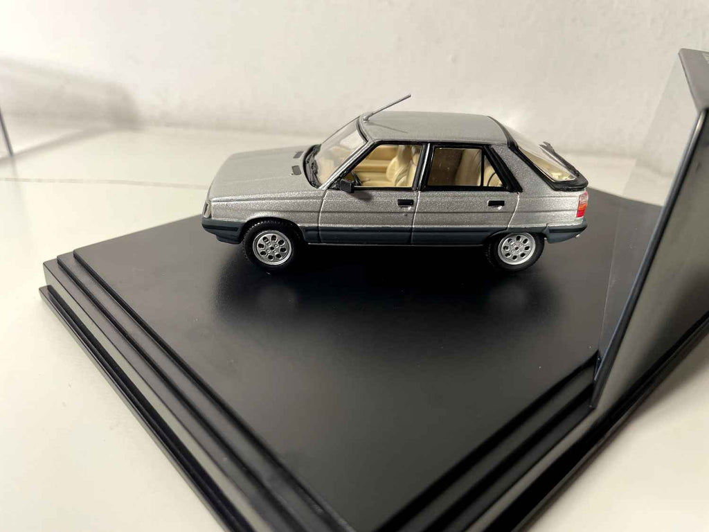 Renault 11 TXE grise de 1983 (coffret boite rectangle) - NOREV