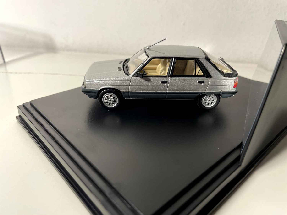 Renault 11 TXE grise de 1983 (coffret boite rectangle) - NOREV