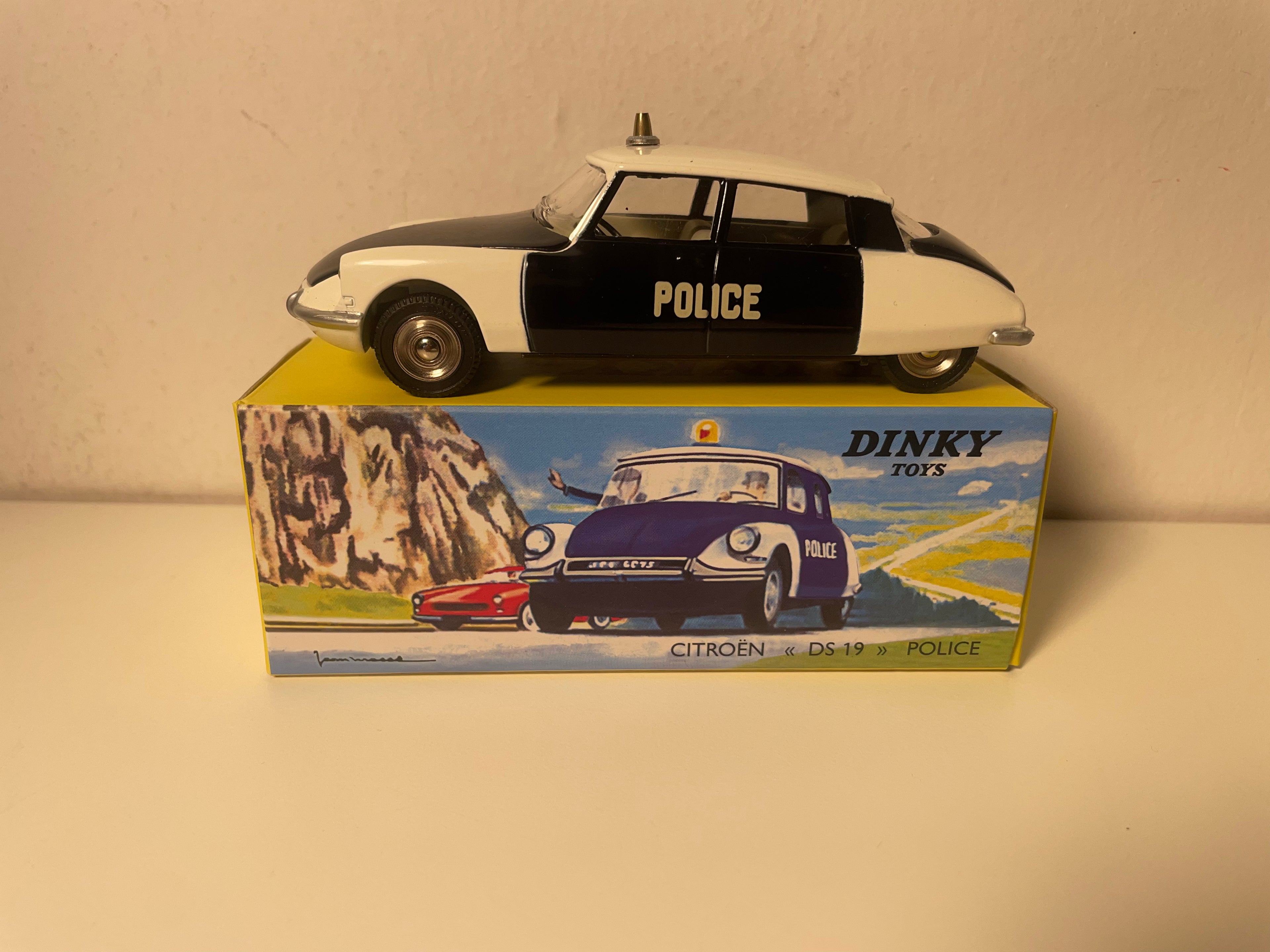Citroën DS 19 nero e bianco di POLIZIA Dinky-Toys (edizioni Atlas) - N°501