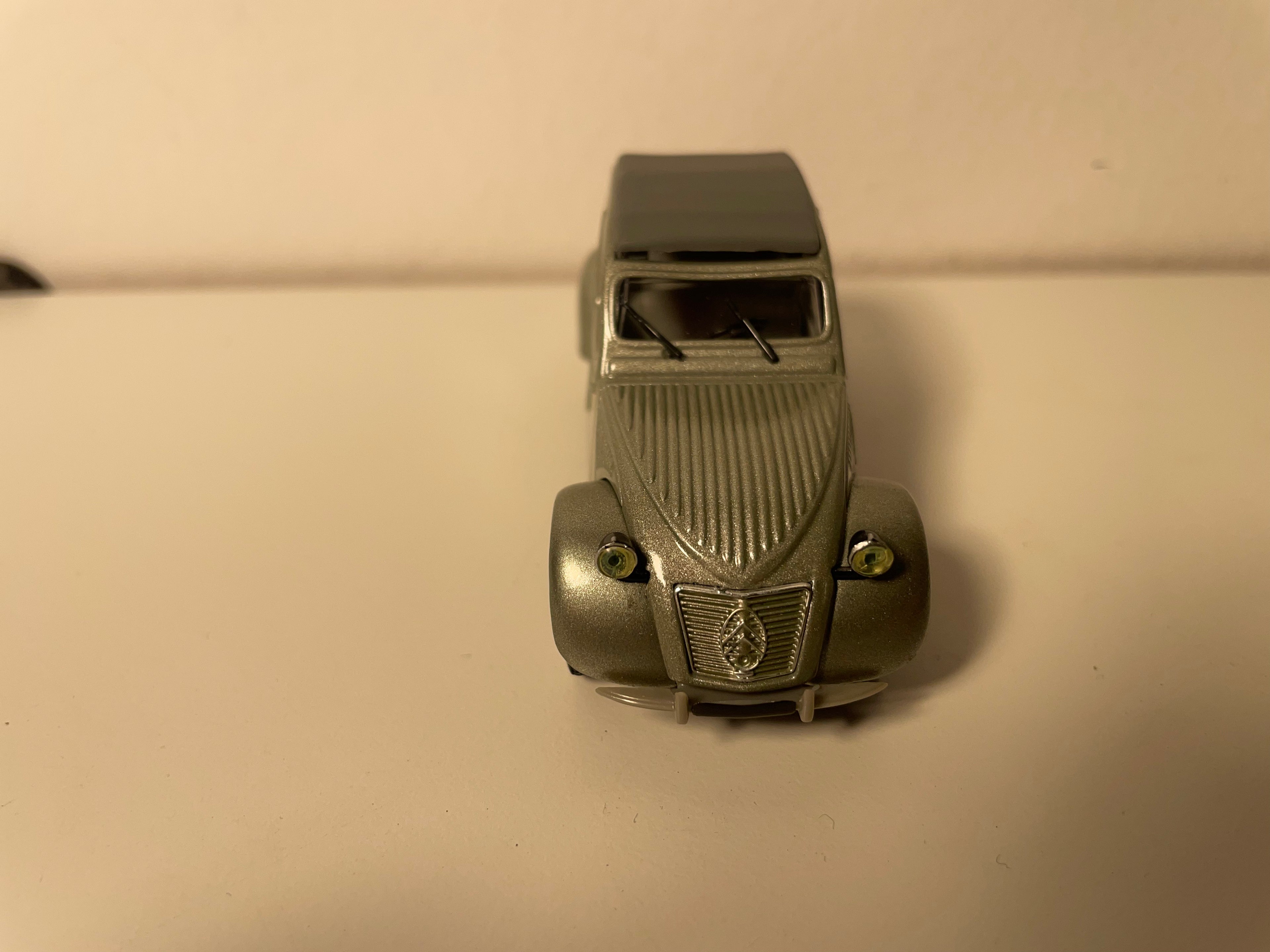 Citroën 2 CV A grise - Norev (sous blister) - pas de N°de plaque