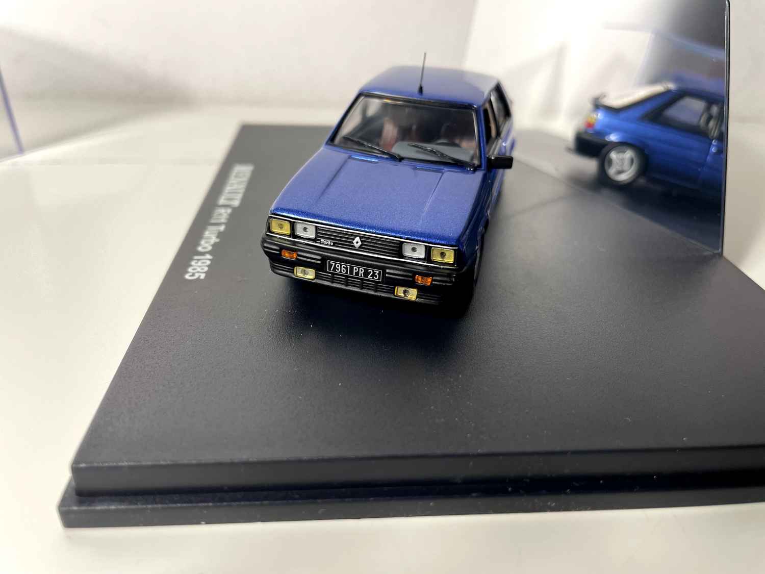 Renault 11 Turbo blo aus 1985 (coffret boît rectangle) - IXO