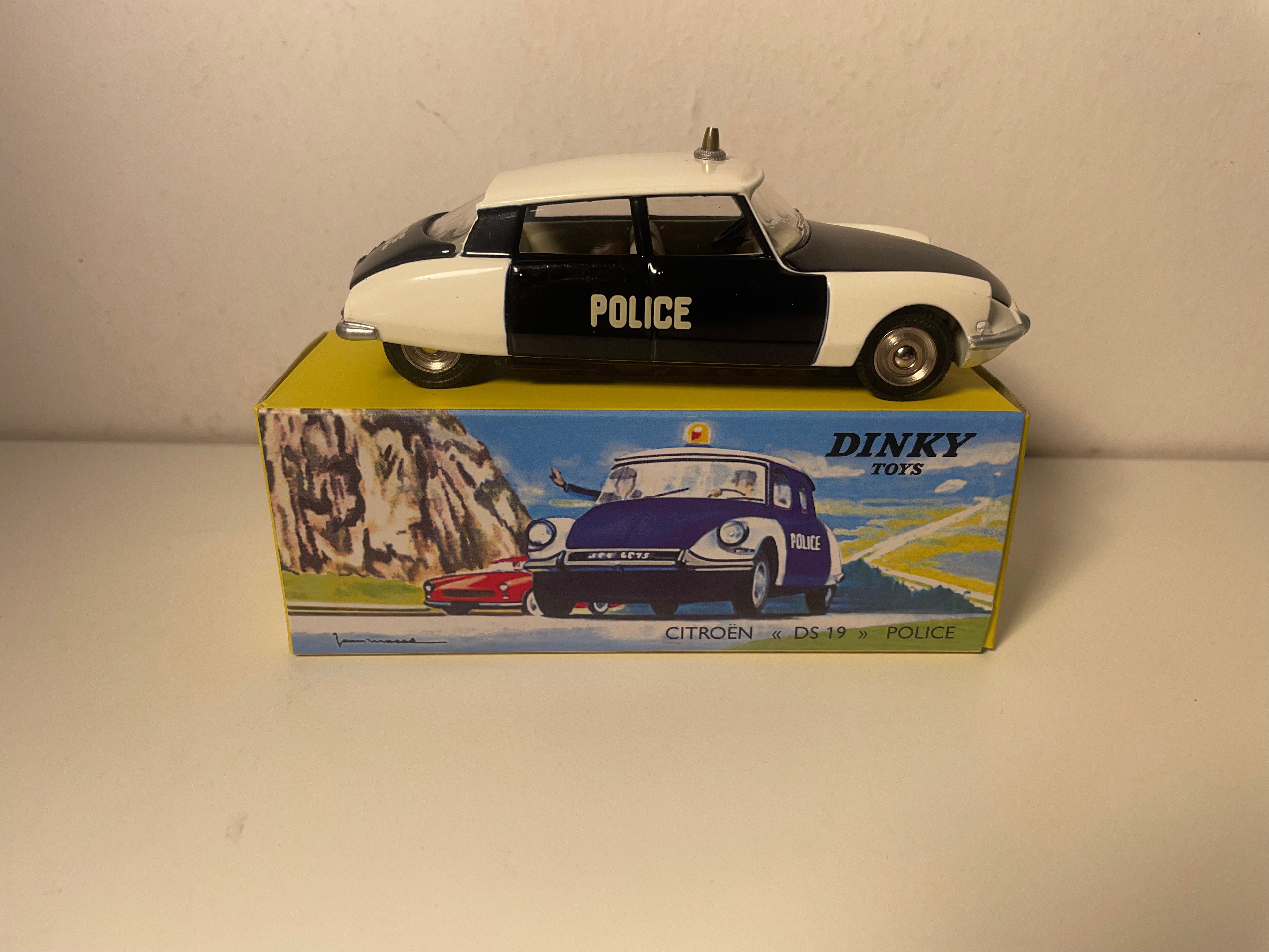 Citroën DS 19 nero e bianco di POLIZIA Dinky-Toys (edizioni Atlas) - N°501