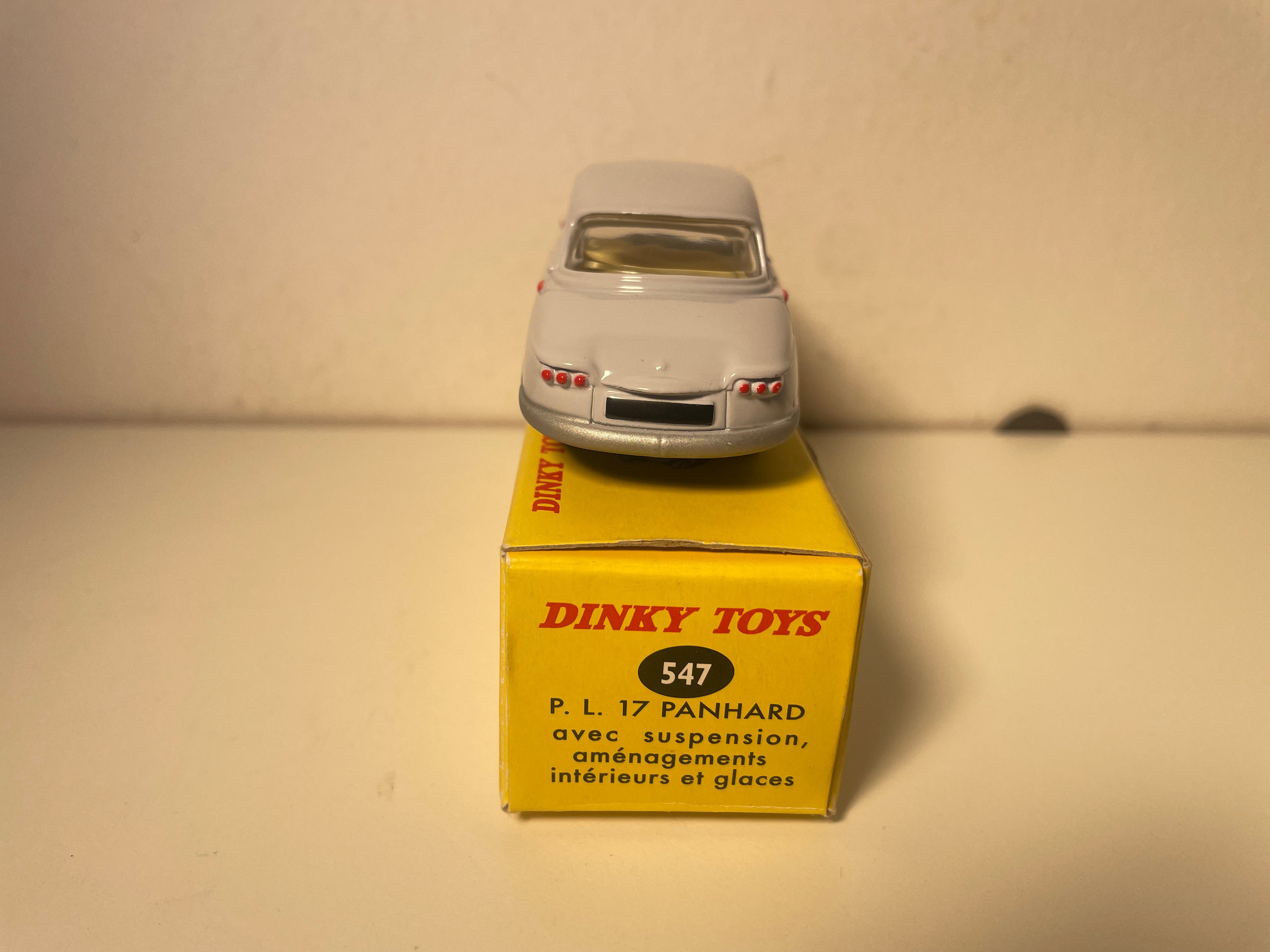 Panhard PL 17 Lichtgrijs Dinky-Toys (Atlas Edities) - Nr. 547