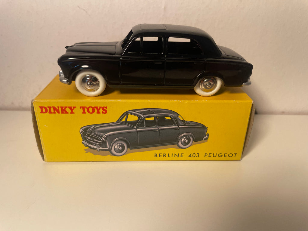 Peugeot 403 berline noire Dinky-toys (éditions ATLAS) - N°24 B