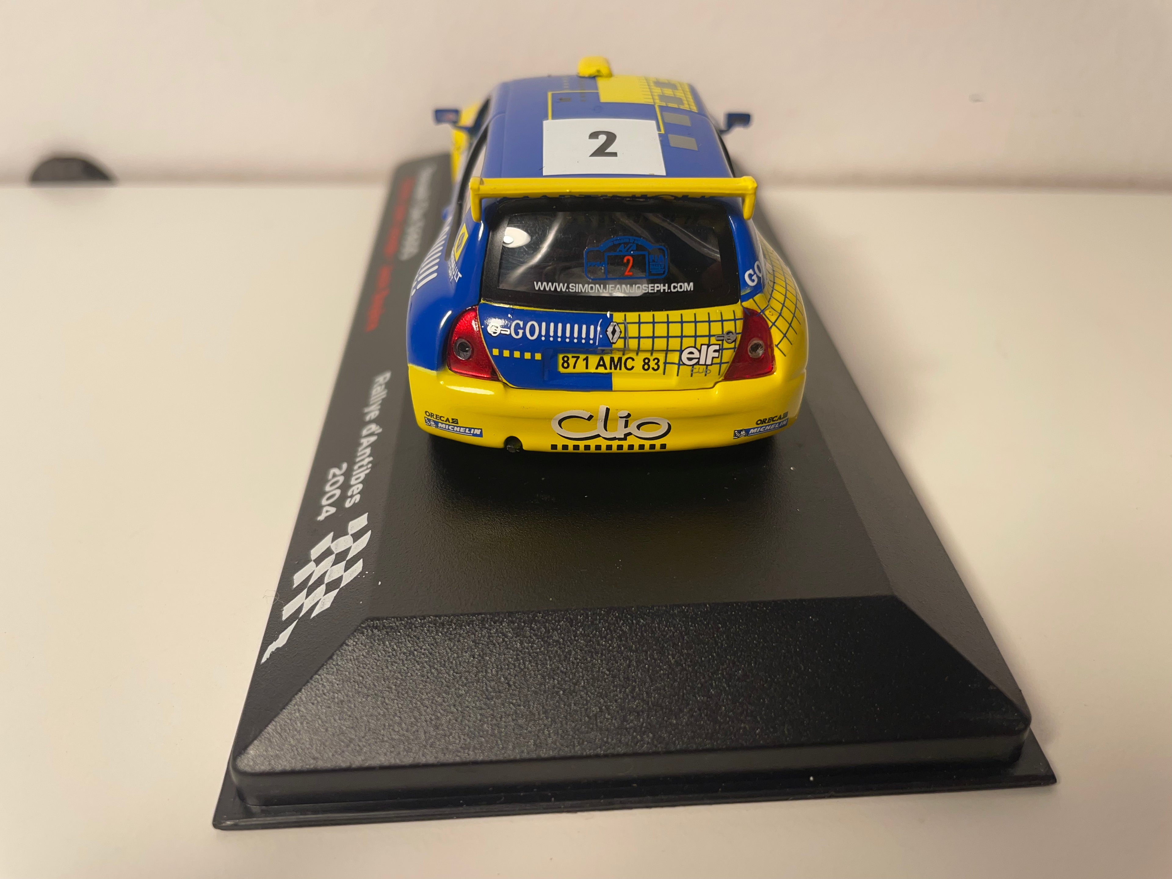 Renault Clio S1600 bleue et jaune numéro 2 - rallye d'Antibes 2004