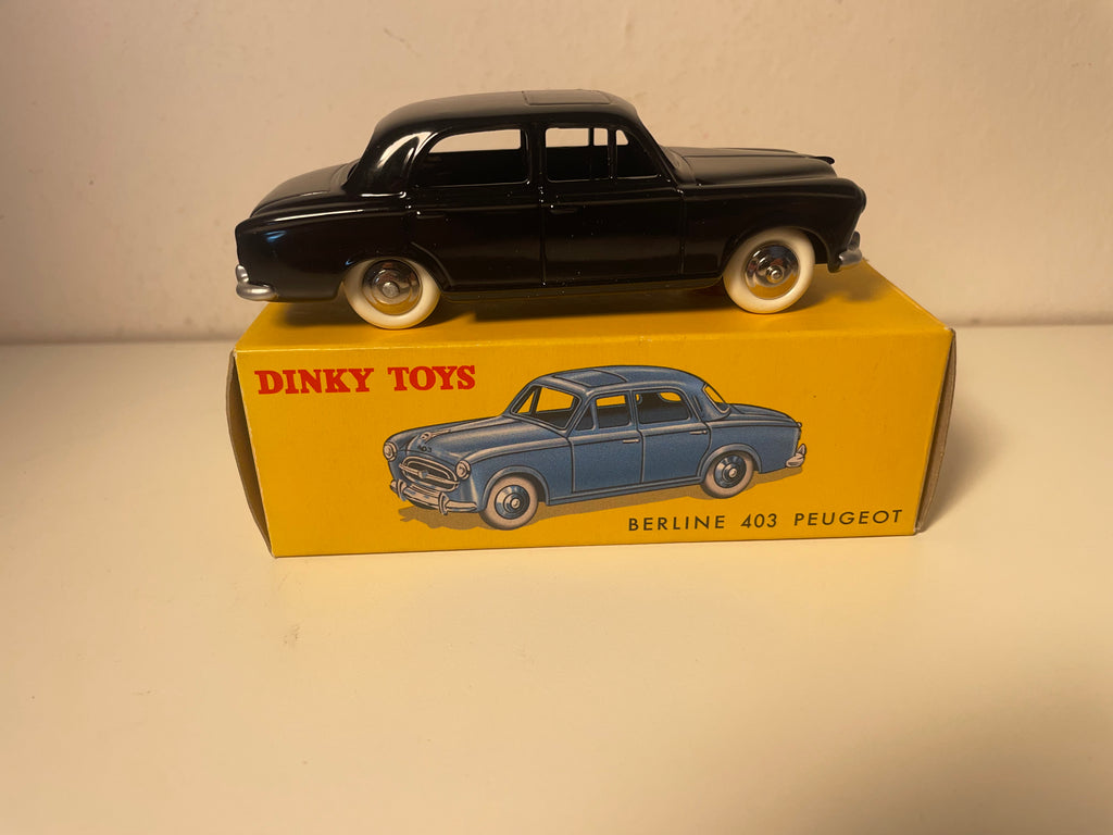 Peugeot 403 berline noire Dinky-toys (éditions ATLAS) - N°24 B