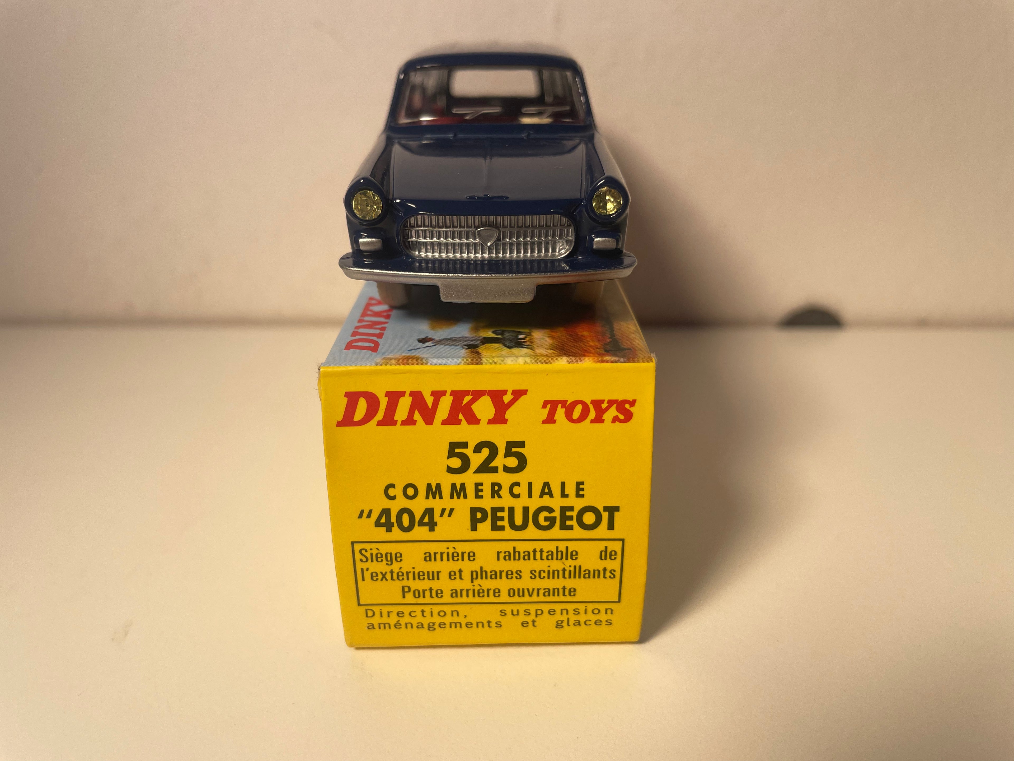 Peugeot 404 commerciale ciemnoniebieski Dinky-Toys (edytorzy Atlas) - N°525