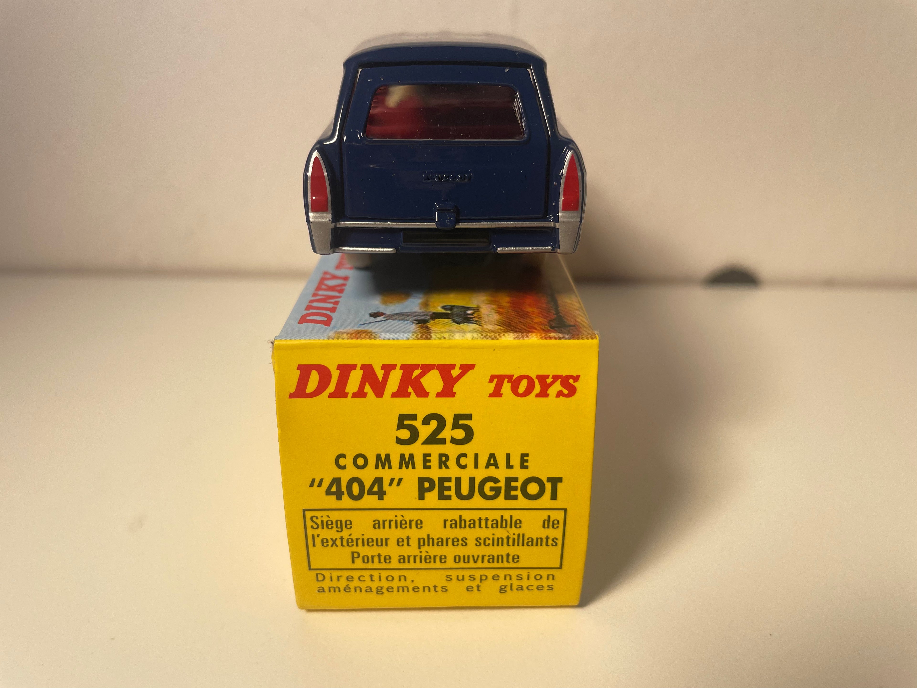 Peugeot 404 commerciale ciemnoniebieski Dinky-Toys (edytorzy Atlas) - N°525
