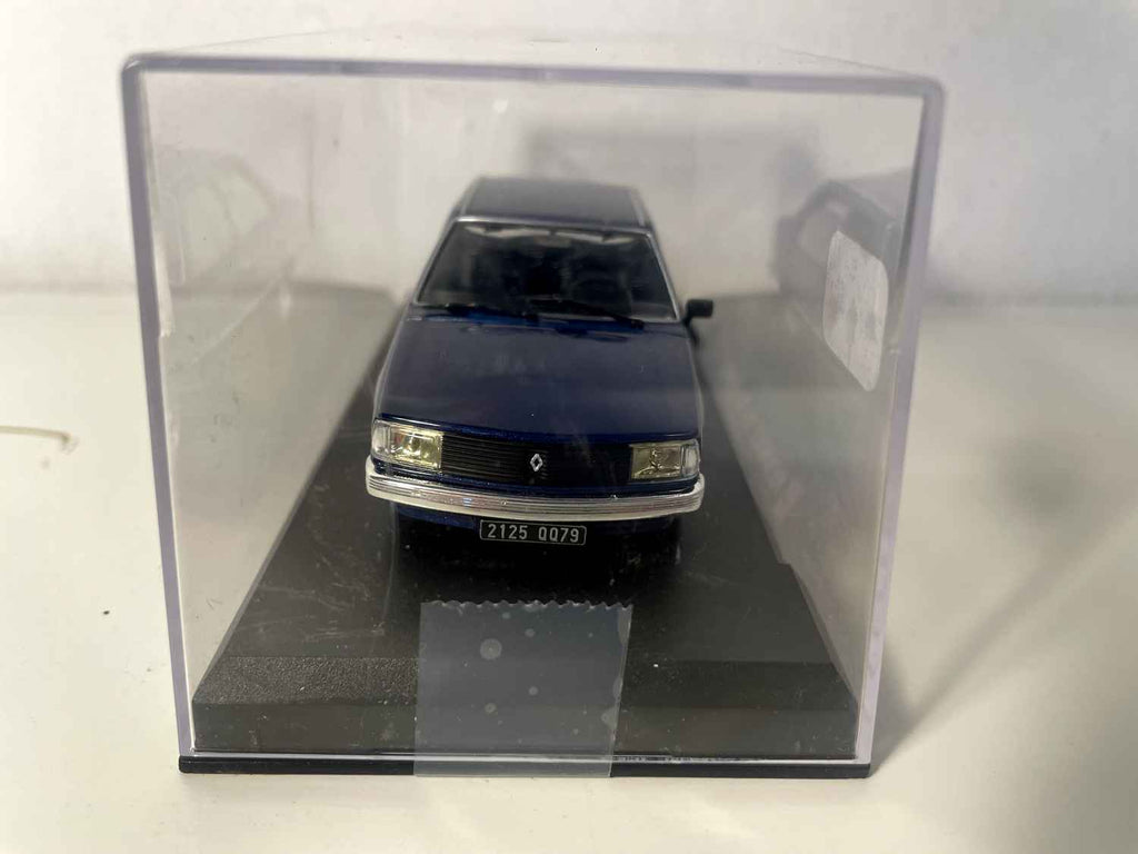 Renault 18 TL ciemnoniebieska z 1980 roku - Auto Plus