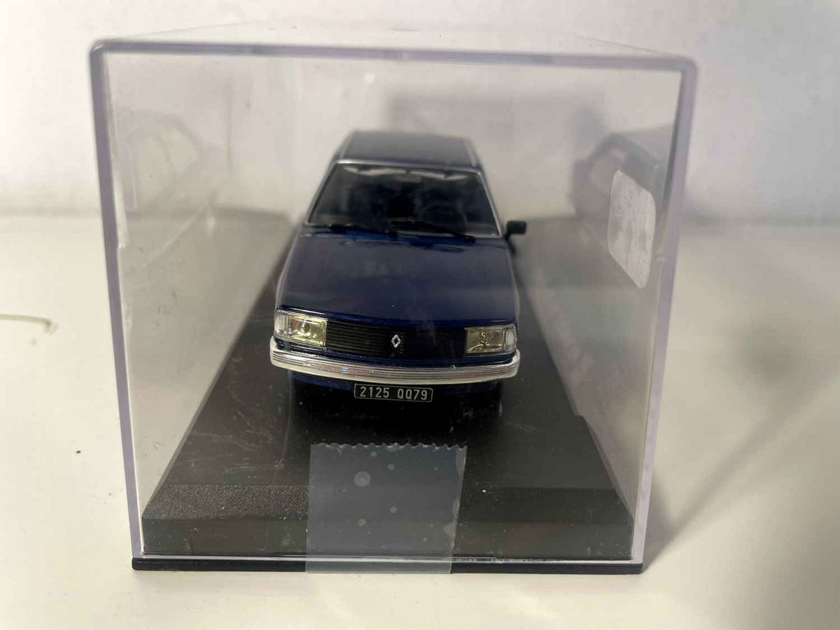 Renault 18 TL ciemnoniebieska z 1980 roku - Auto Plus