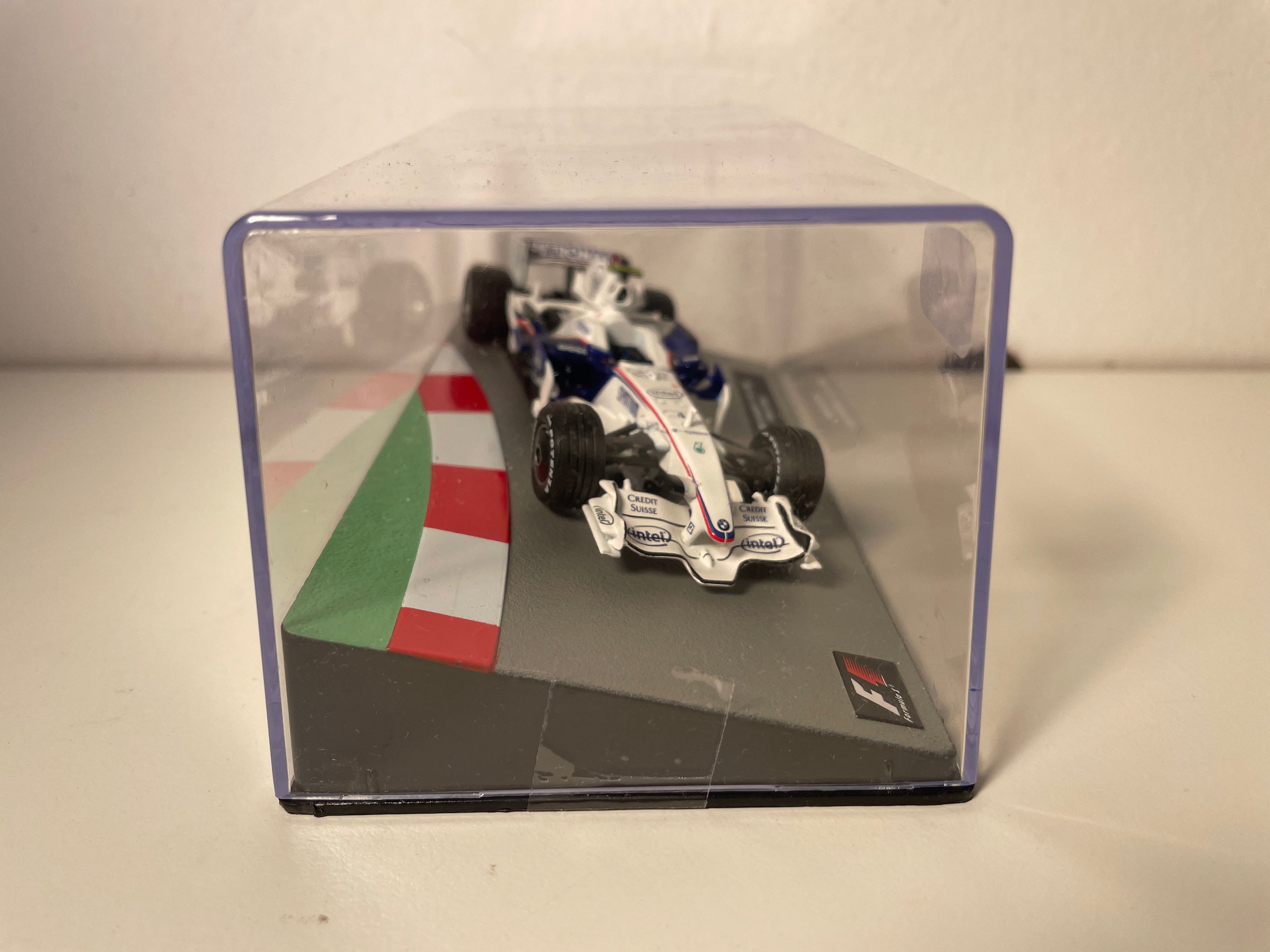 BMW Sauber F1.08 blanche et bleue numéro 4 de 2008 - Formule 1 (Robert Kubica)