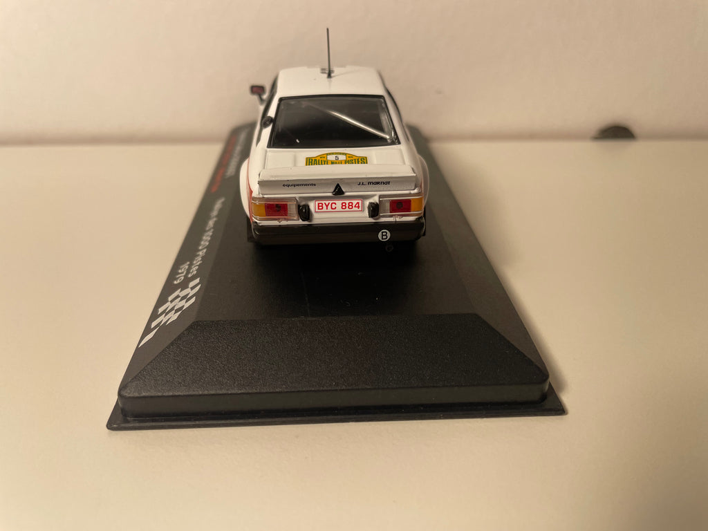Toyota Célica 2000GT blanca y roja número 5 - rally de 1000 pistas 1979