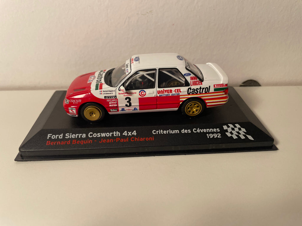 Ford Sierra Cosworth 4x4 w kolorze czerwono-białym numer 3 - Criterium des Cévennes 1992