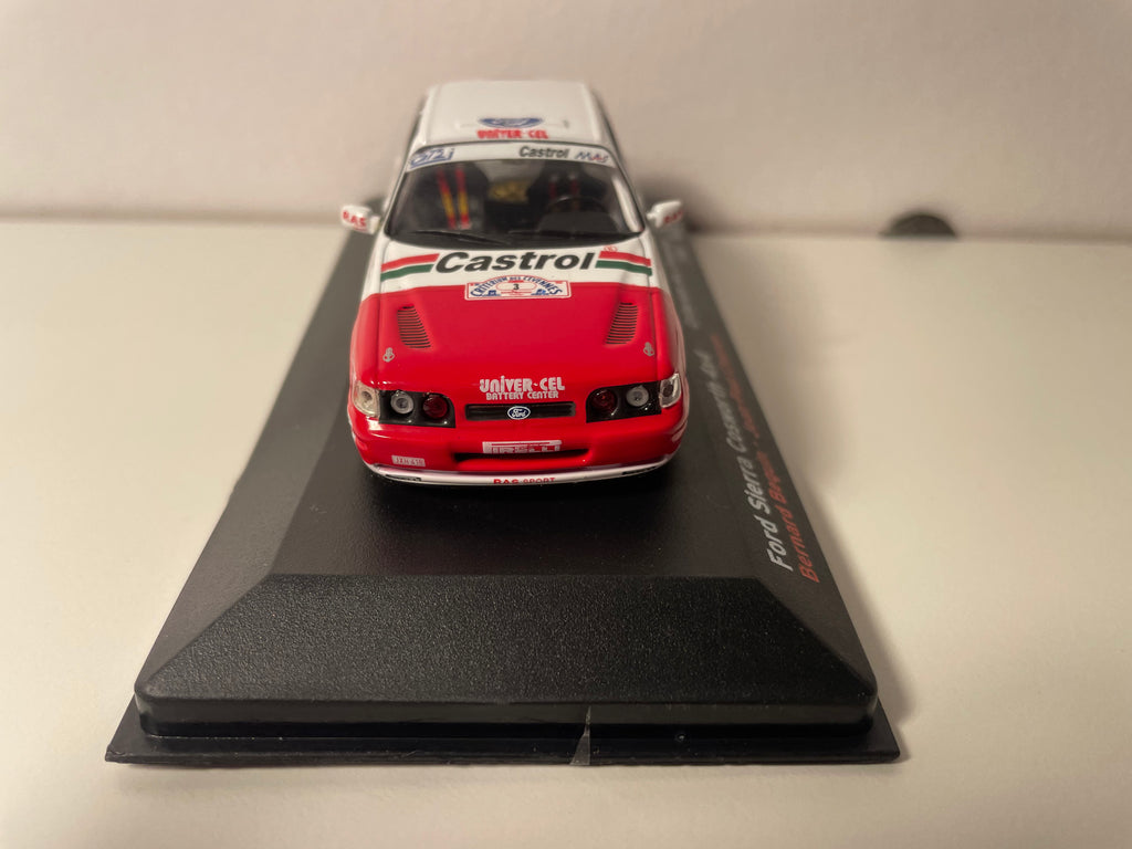 Ford Sierra Cosworth 4x4 w kolorze czerwono-białym numer 3 - Criterium des Cévennes 1992