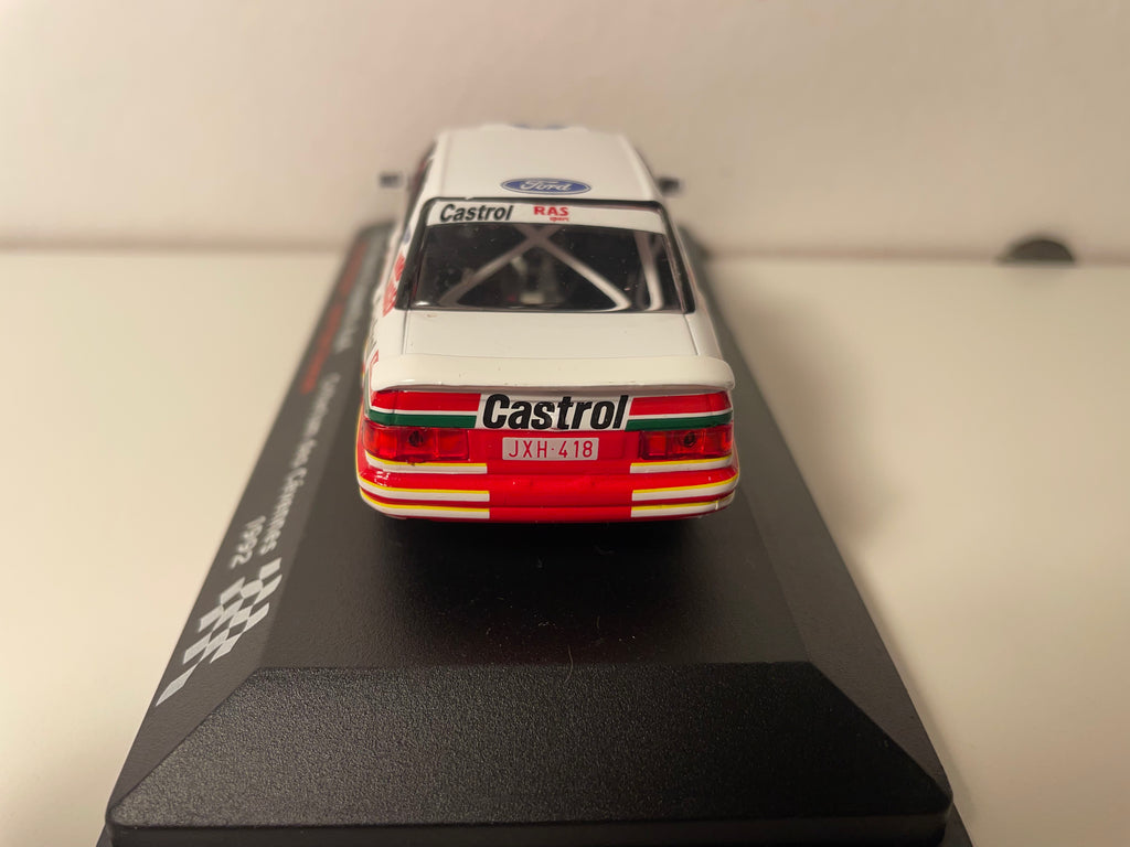 Ford Sierra Cosworth 4x4 w kolorze czerwono-białym numer 3 - Criterium des Cévennes 1992
