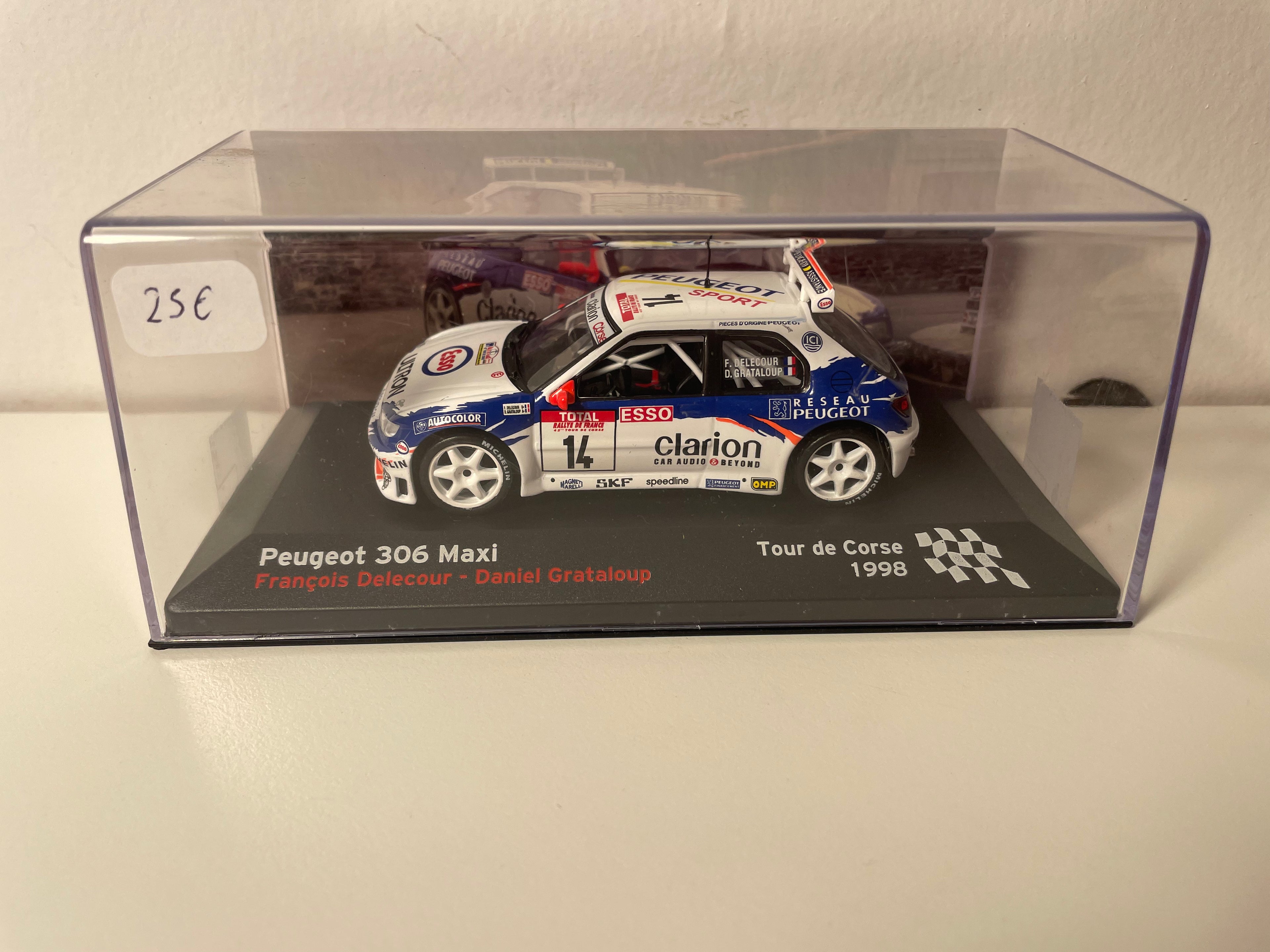 Peugeot 306 Maxi blanche et bleue numéro 14 - tour de Corse de 1998
