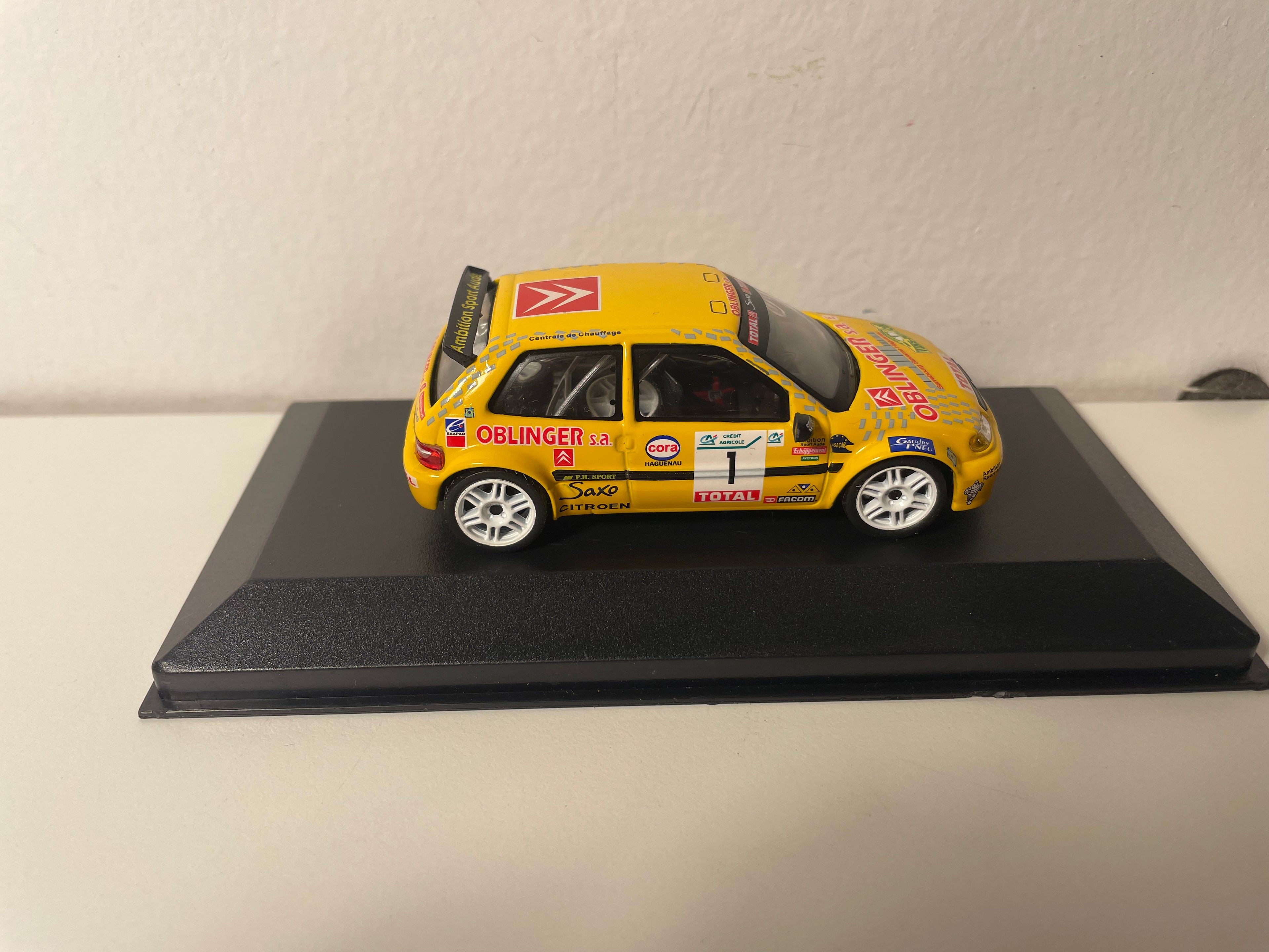 Citroën Saxo Kit-Car giel Nummer 1 - Rallye vun de Wäin Mâcon 1999