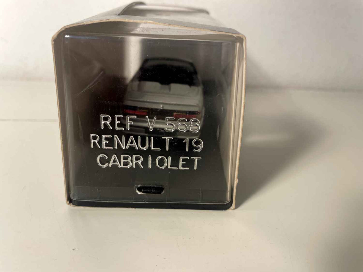 Renault 19 cabriolet gris (Kollektioun vun aussergewéinlechen Miniaturewëllzuchungen Réf. V 568)