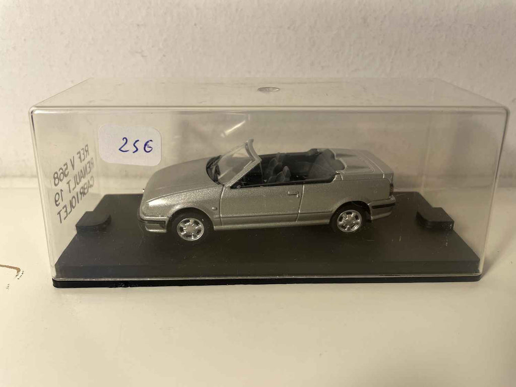 Renault 19 cabriolet gris (Kollektioun vun aussergewéinlechen Miniaturewëllzuchungen Réf. V 568)