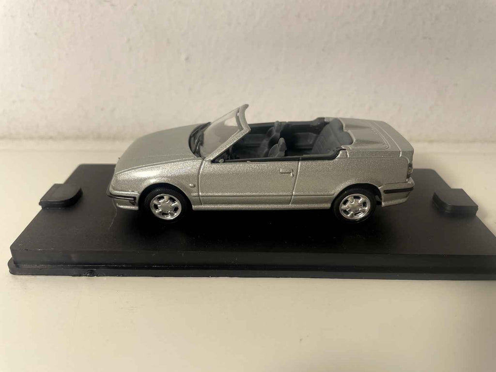 Renault 19 cabriolet gris (Kollektioun vun aussergewéinlechen Miniaturewëllzuchungen Réf. V 568)