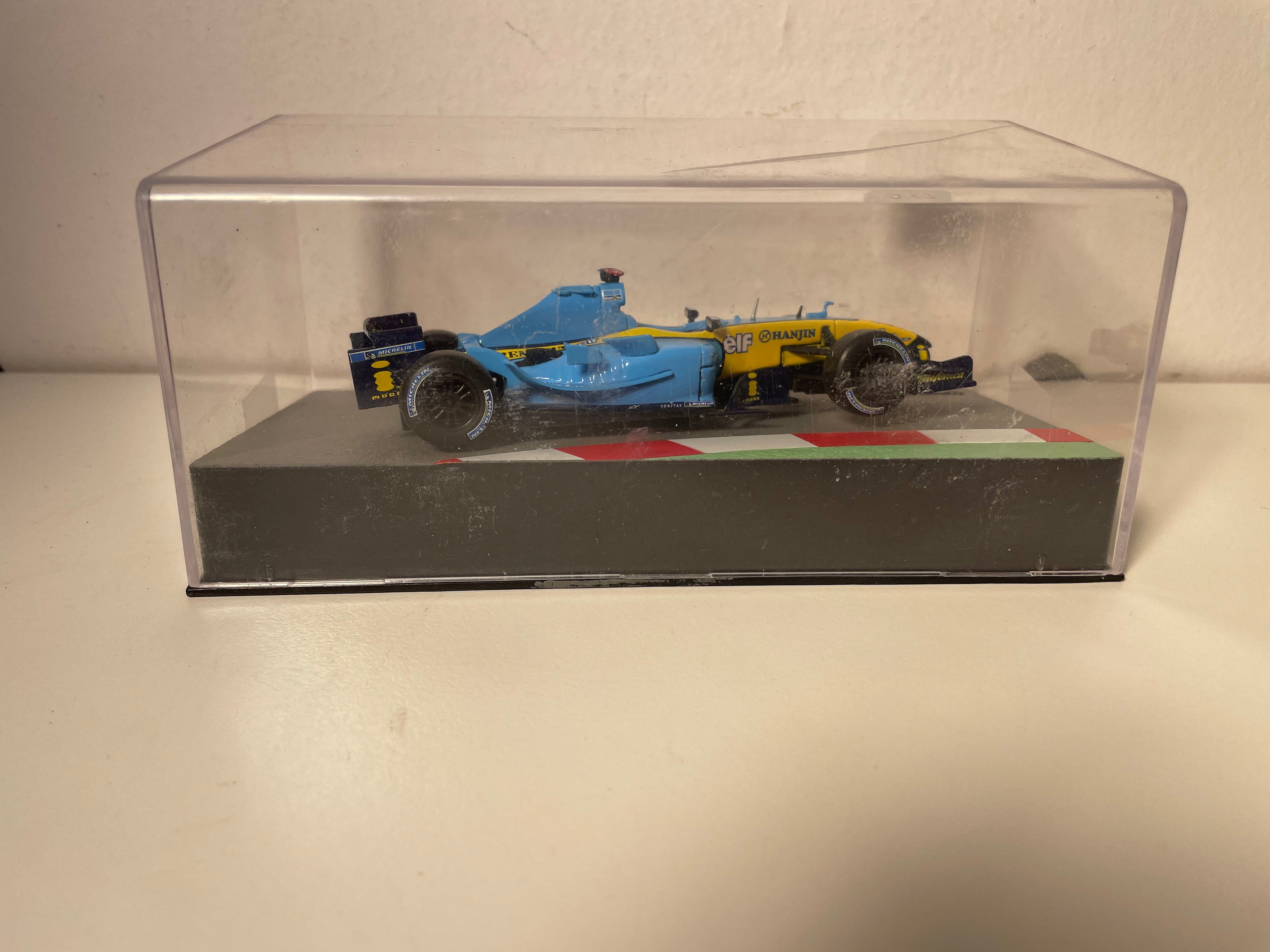 Renault R24 Blue und Yellow Nummer 7 von 2004 (Formel 1)