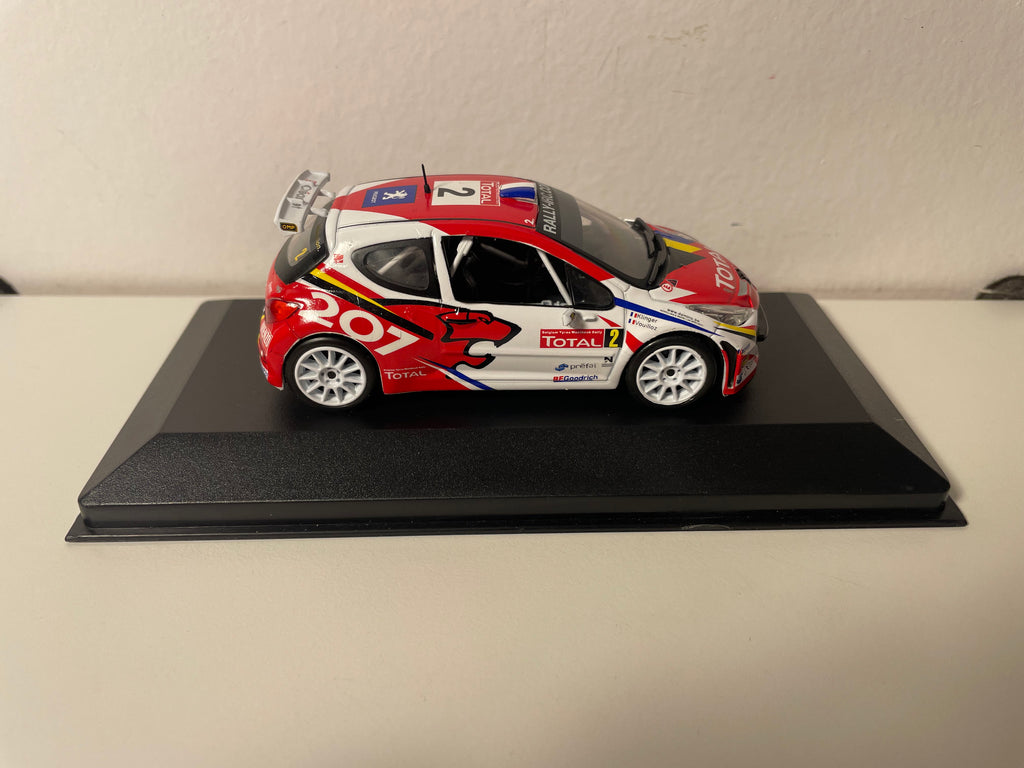 Peugeot 207 S2000 weiß und rot Nummer 2 - Ypres Rally 2008