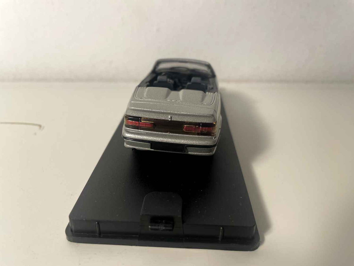 Renault 19 cabriolet gris (Kollektioun vun aussergewéinlechen Miniaturewëllzuchungen Réf. V 568)