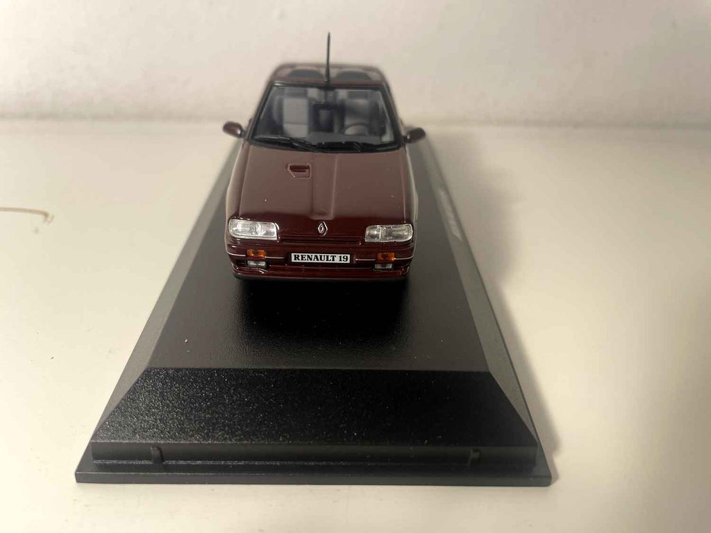 Renault 19 cabriolet bordeaux - NOREV