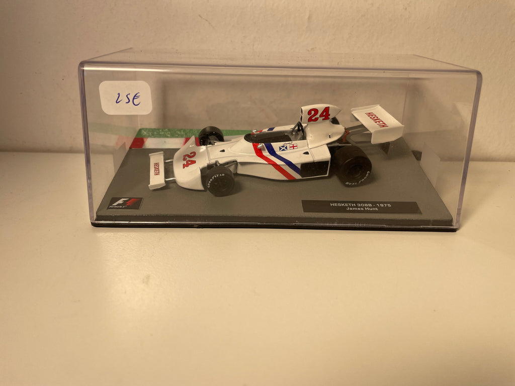 White Hesketh 308B numero 24 del 1975 (Formula 1)