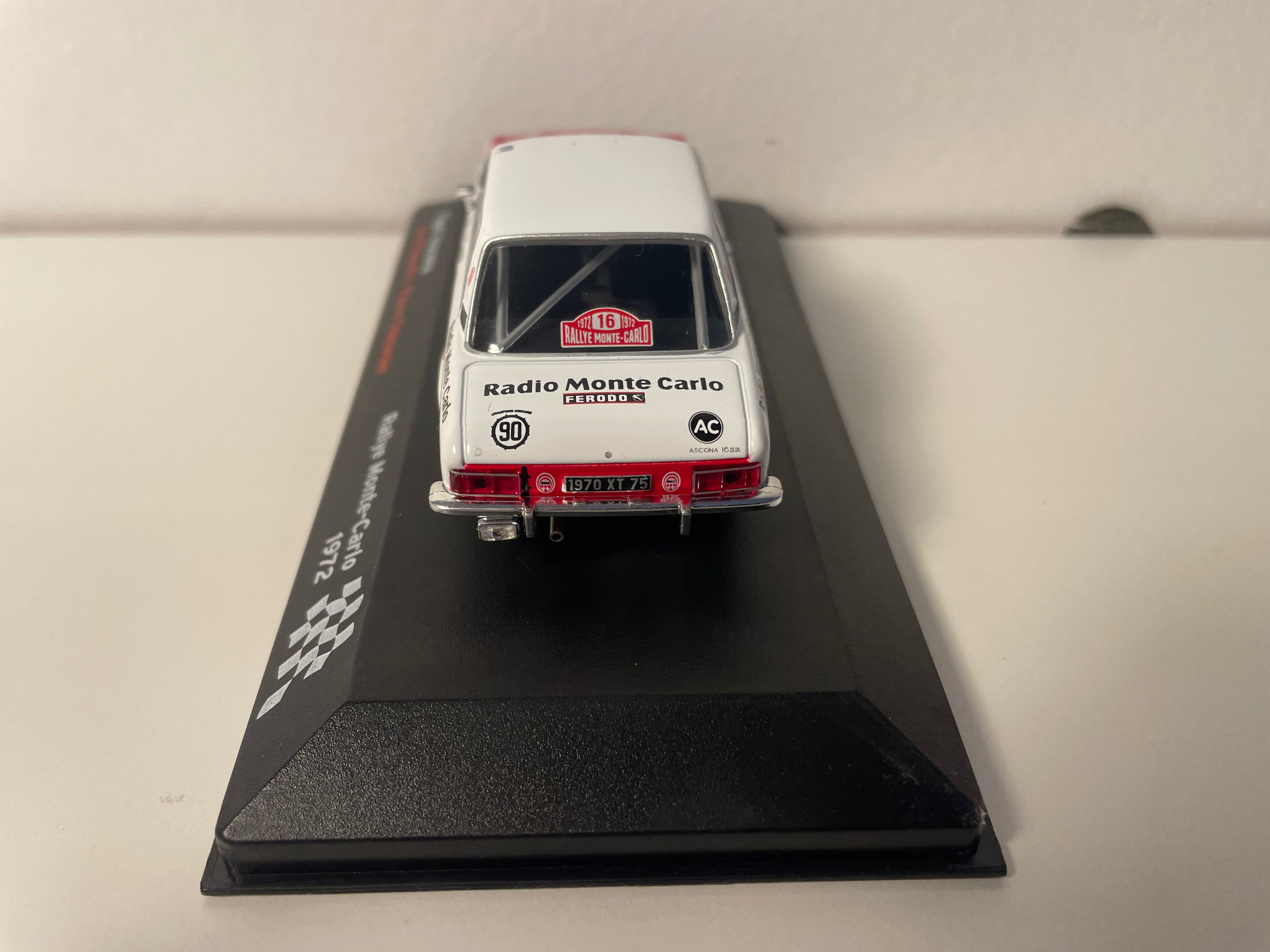 Opel Ascona Weiß und Rot Nummer 16 - Rallye Monte-Carlo 1972