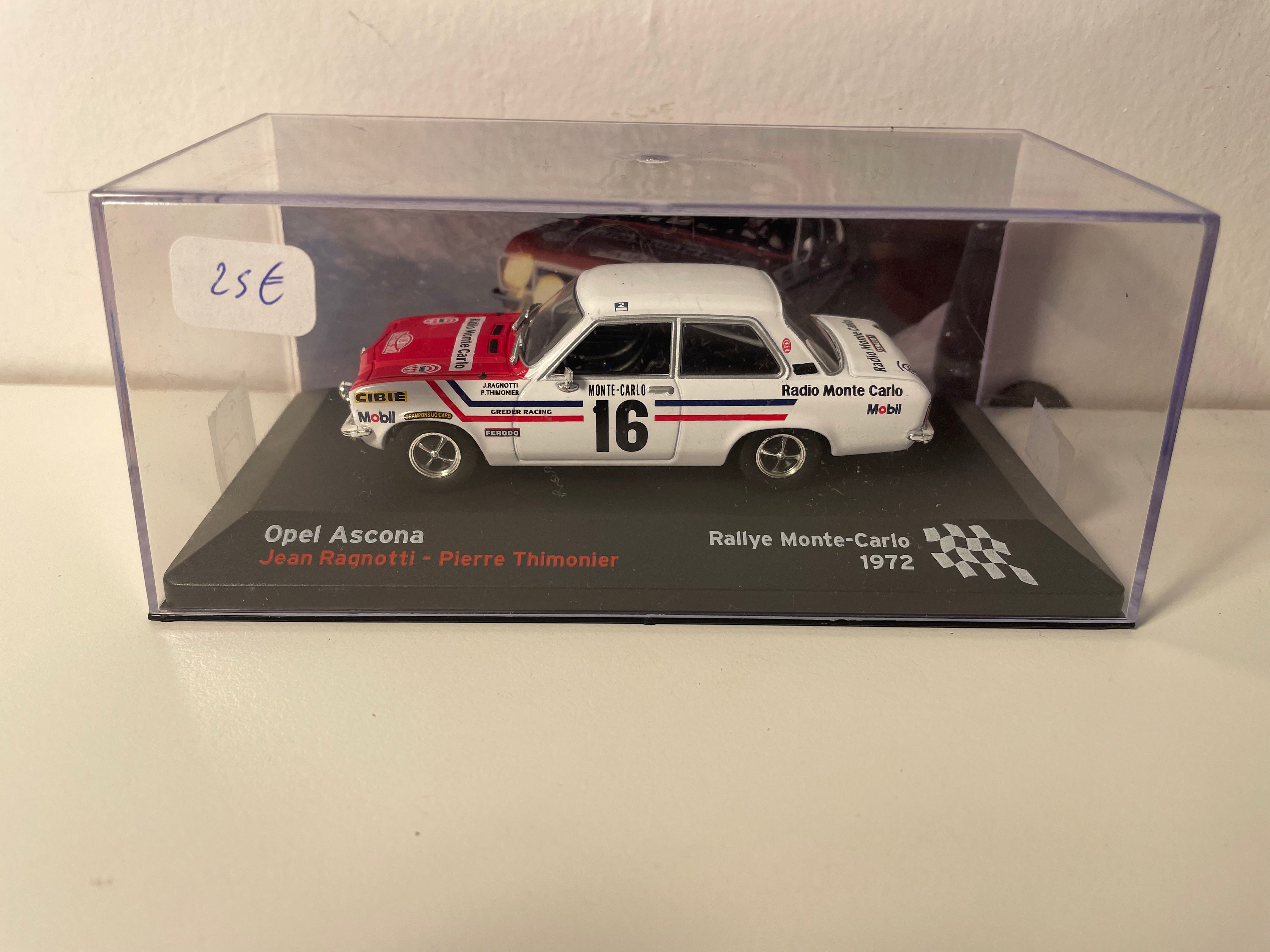 Opel Ascona Weiß und Rot Nummer 16 - Rallye Monte-Carlo 1972