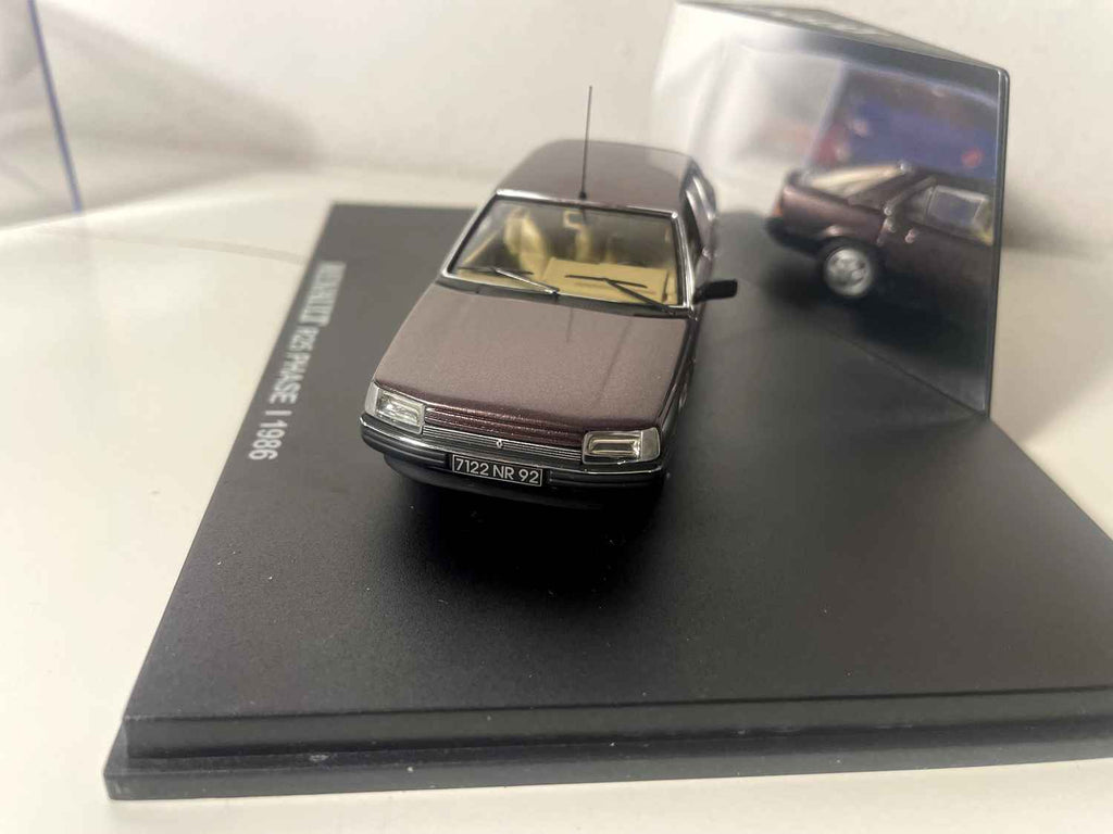 Renault 25 Phase 1 de 1986 mauve foncée/marron? (coffret boite rectangle) - IXO