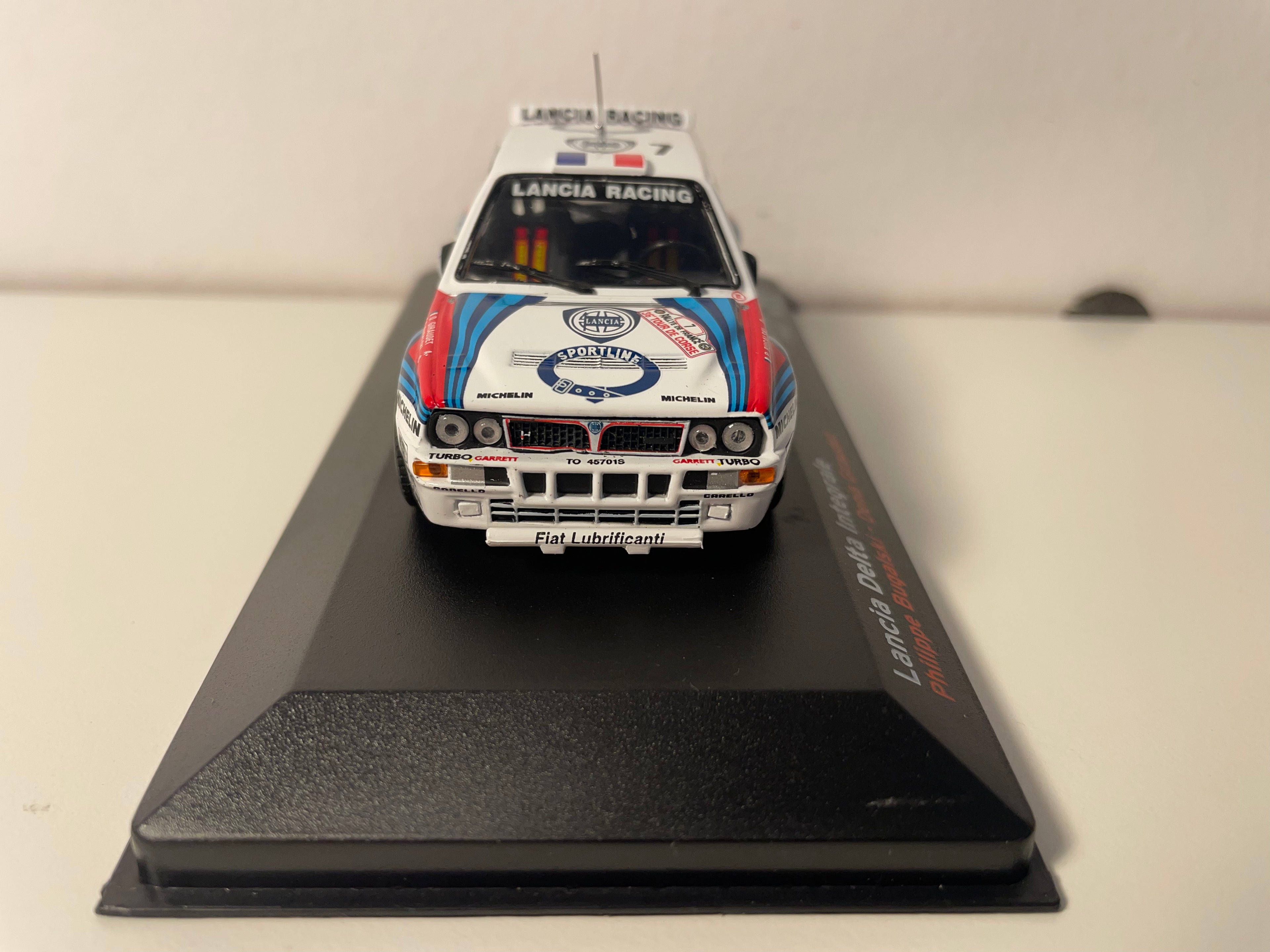 Lancia Delta Integrale biała, czerwona i niebieska numer 7 - Tour de Corse 1992