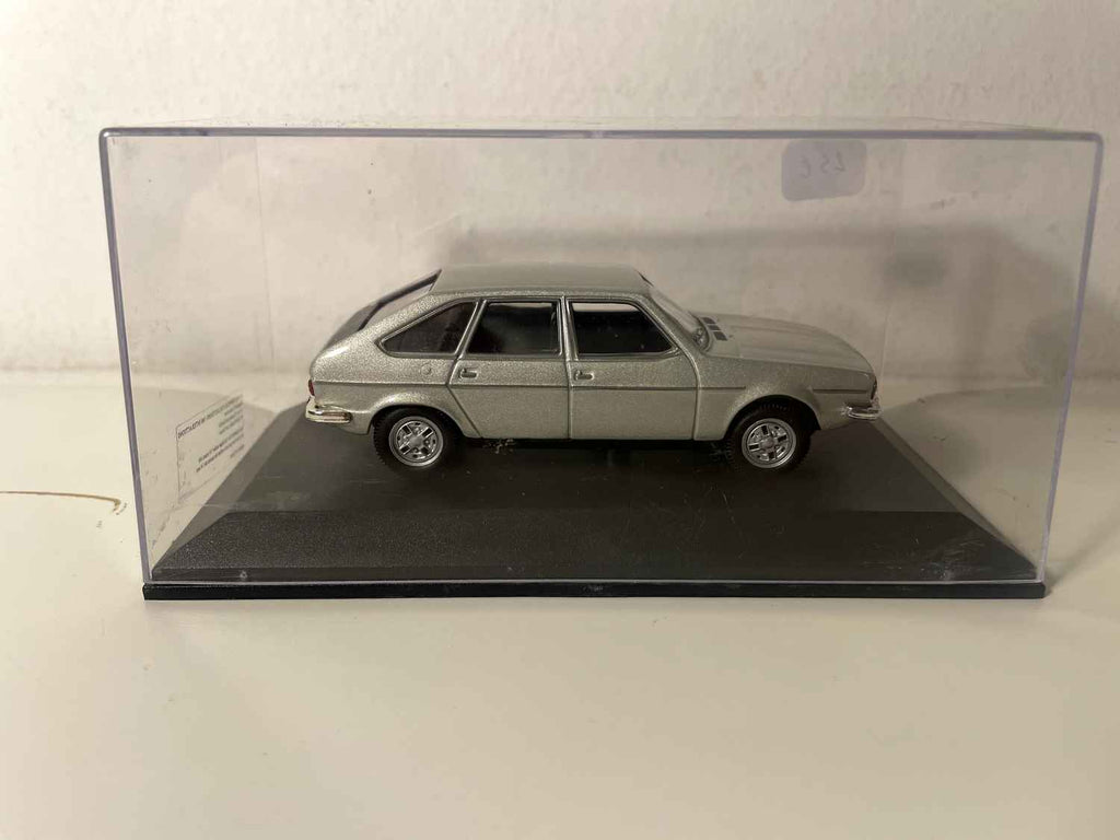 Grijze Renault 30 TS uit 1975
