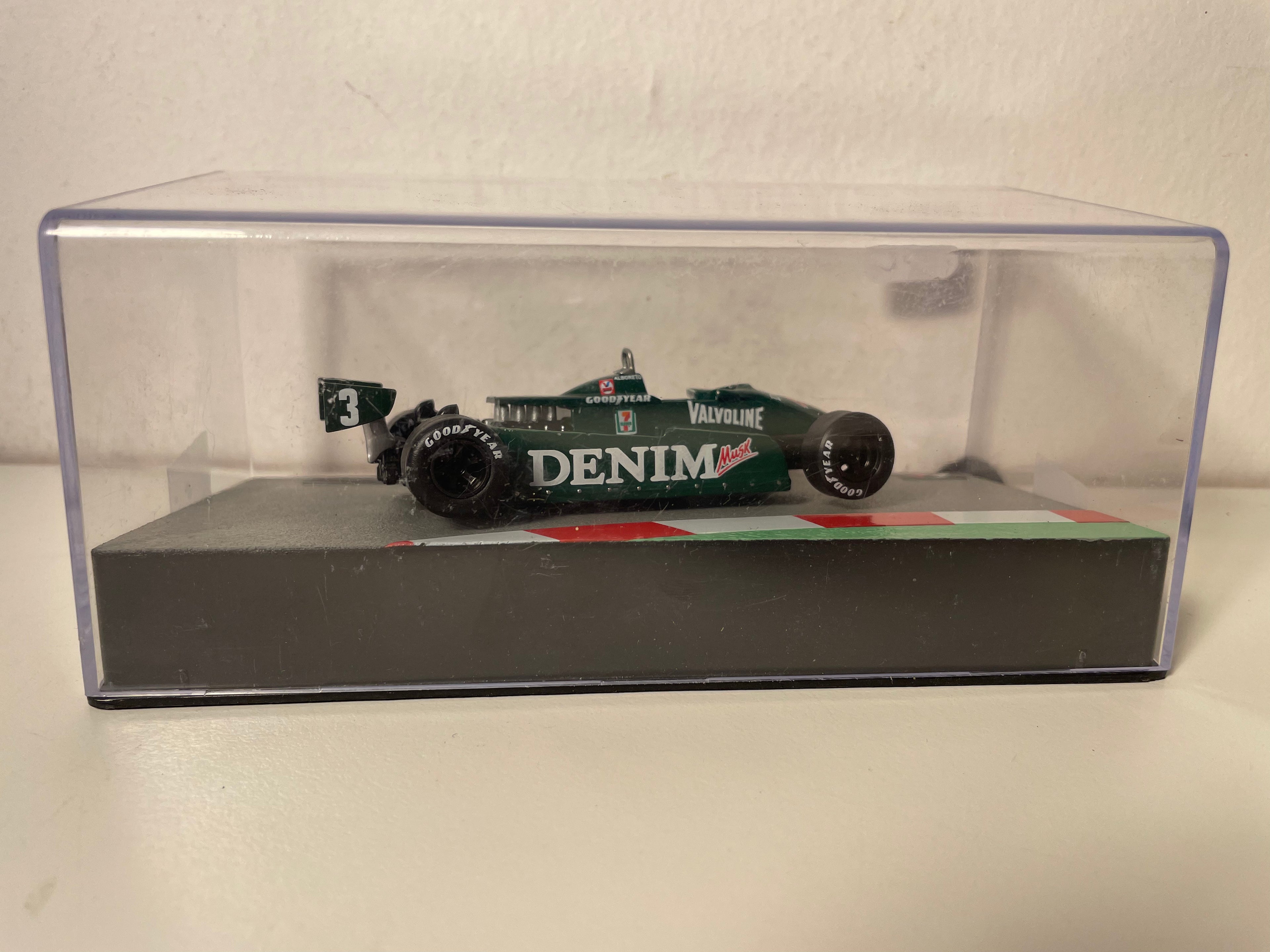 Tyrrell 011 zielona numer 3 z 1982 roku - Formuła 1