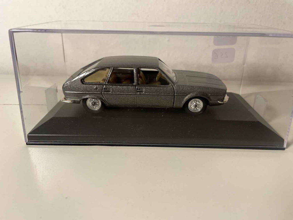 Renault 30 TS grey - SOLIDO