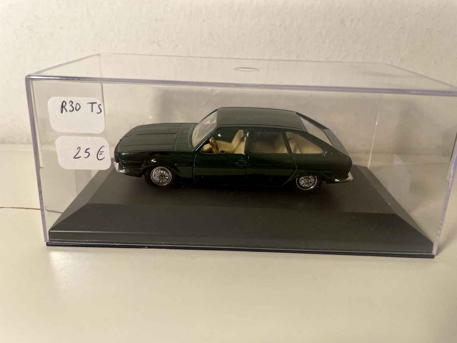 Renault 30 TS dark green - SOLIDO