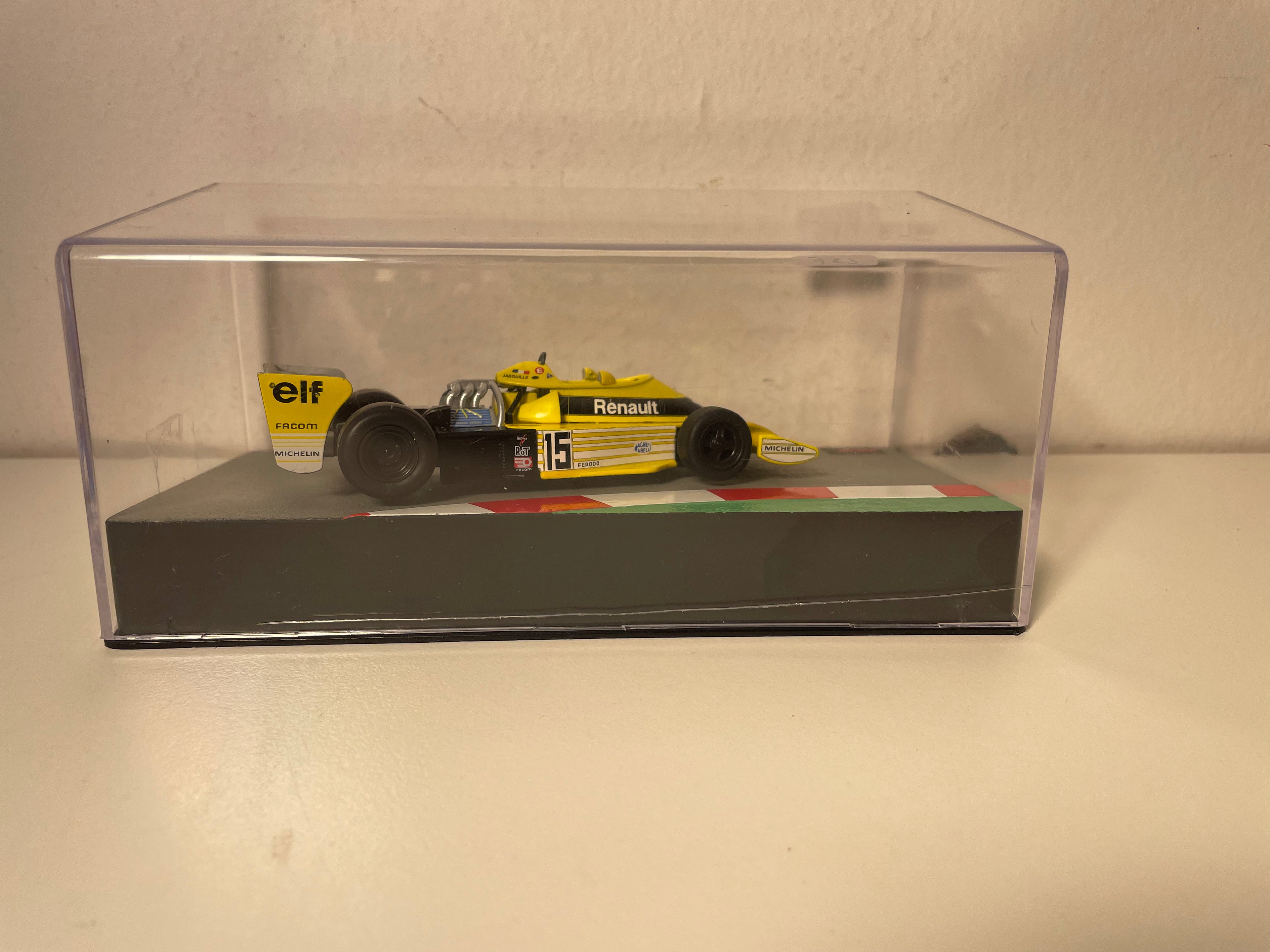 Renault RS01 gelb und schwarz Nummer 15 - 24 Stunden von Le Mans 1977 (Jean-Pierre Jabouille)