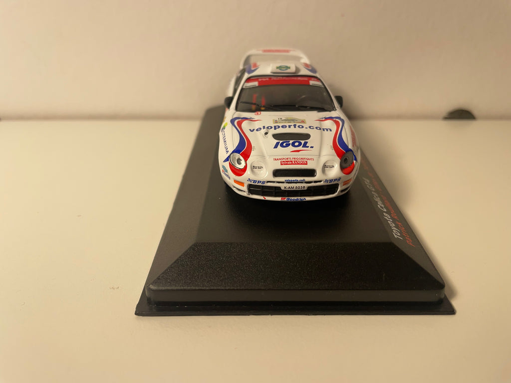 Toyota Celica GT4 wit, blauw en rood nummer 10 - Rouergue rally 2008