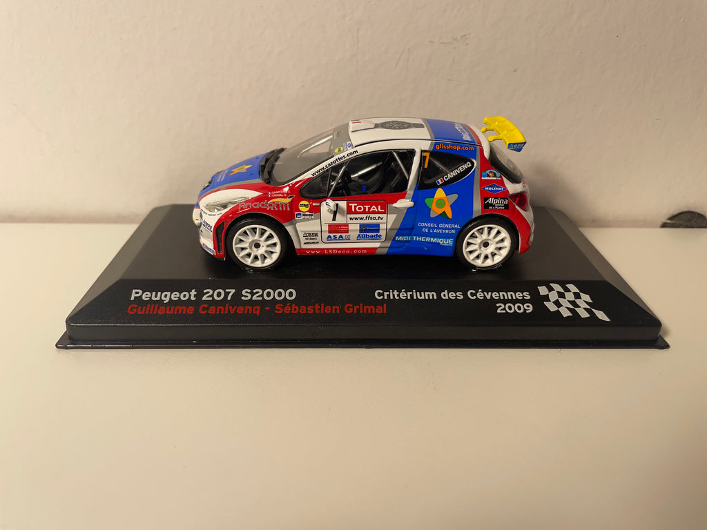 Peugeot 207 S2000 bleue, blanche et rouge numéro 7 - critérium des Cévennes 2009