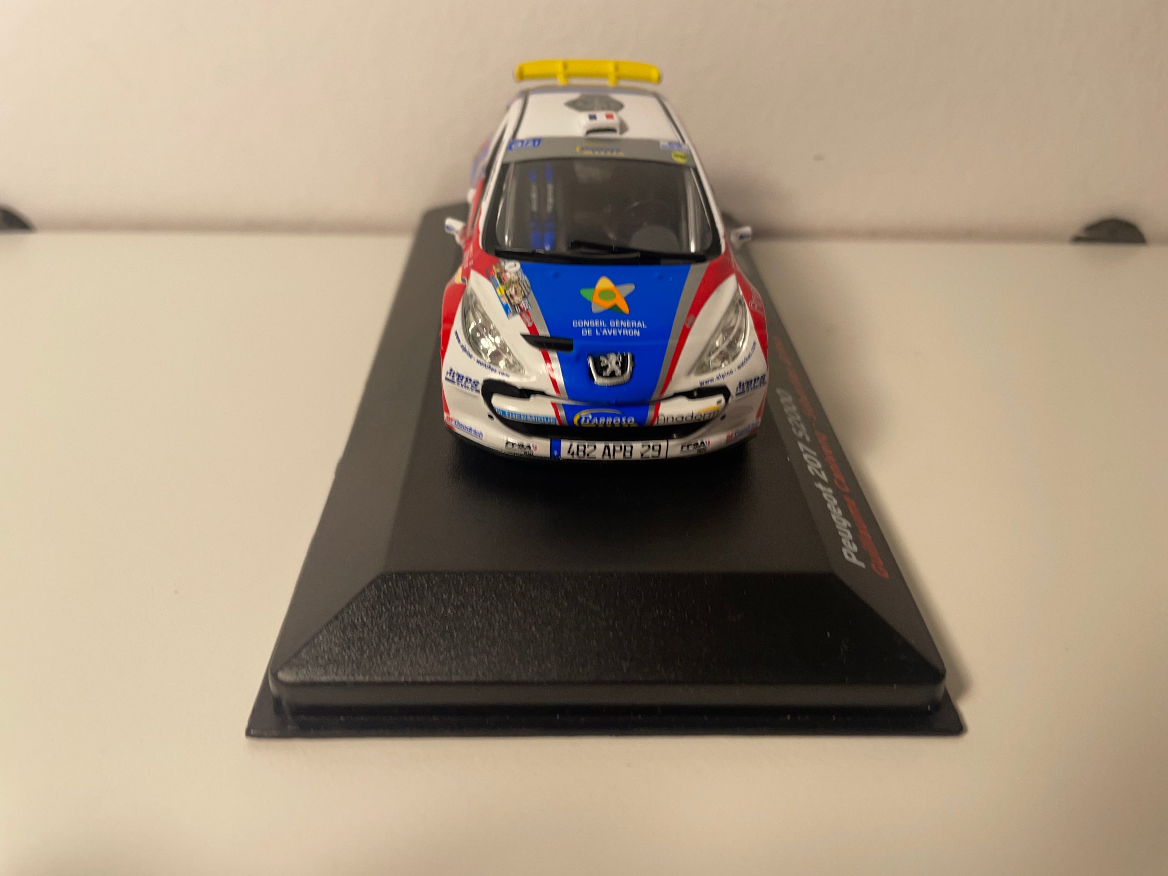 Peugeot 207 S2000 blo, wäiss an rout nummer 7 - critérium des Cévennes 2009