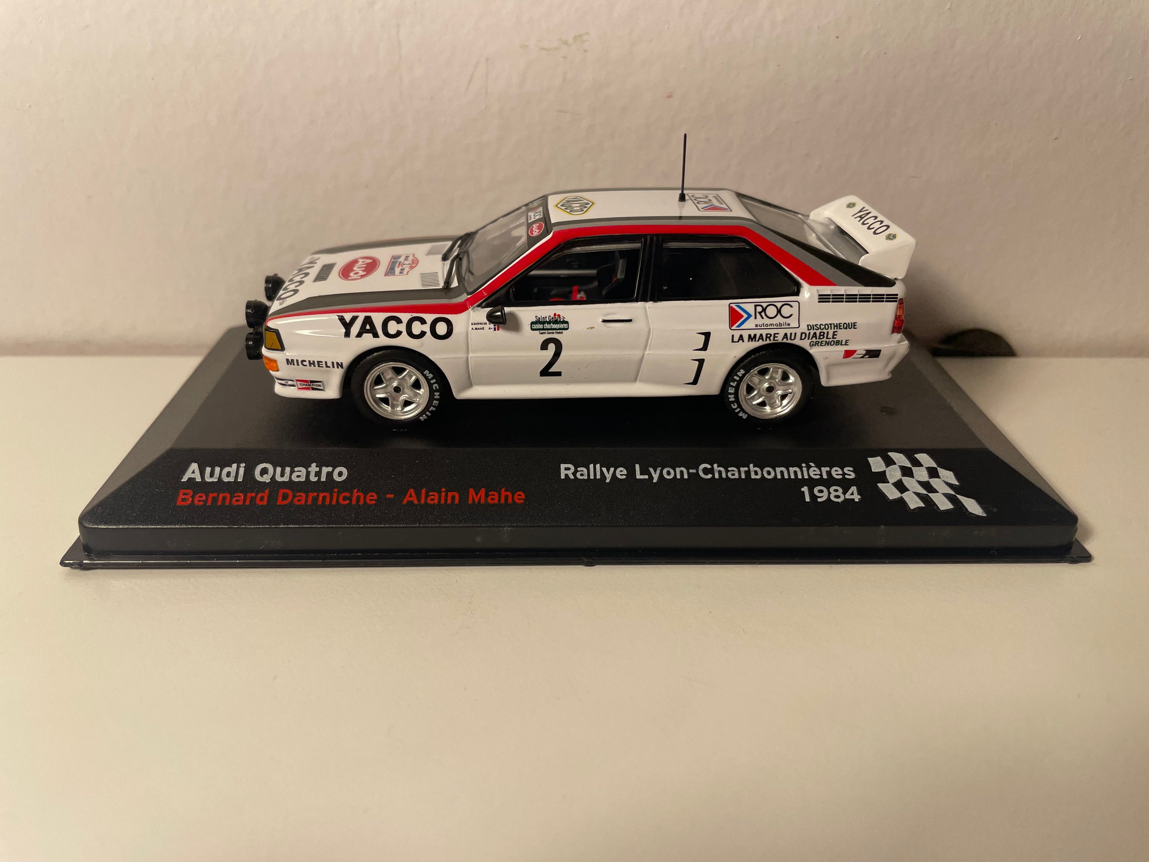 Audi Quattro Branco, Vermelho e Preto Número 2 - Rally Lyon - Charbonnières 1984