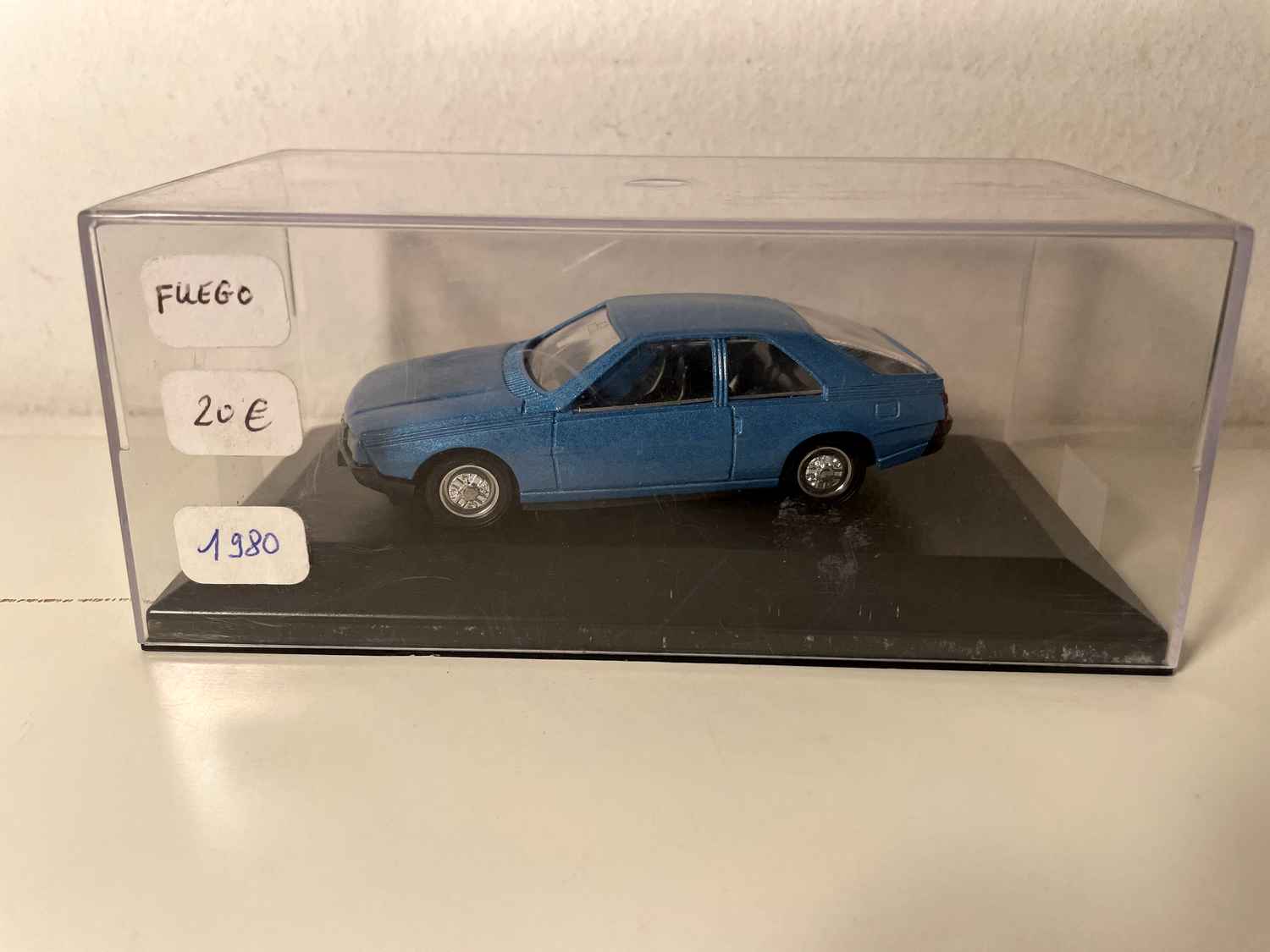 Renault Fuego azul de 1980